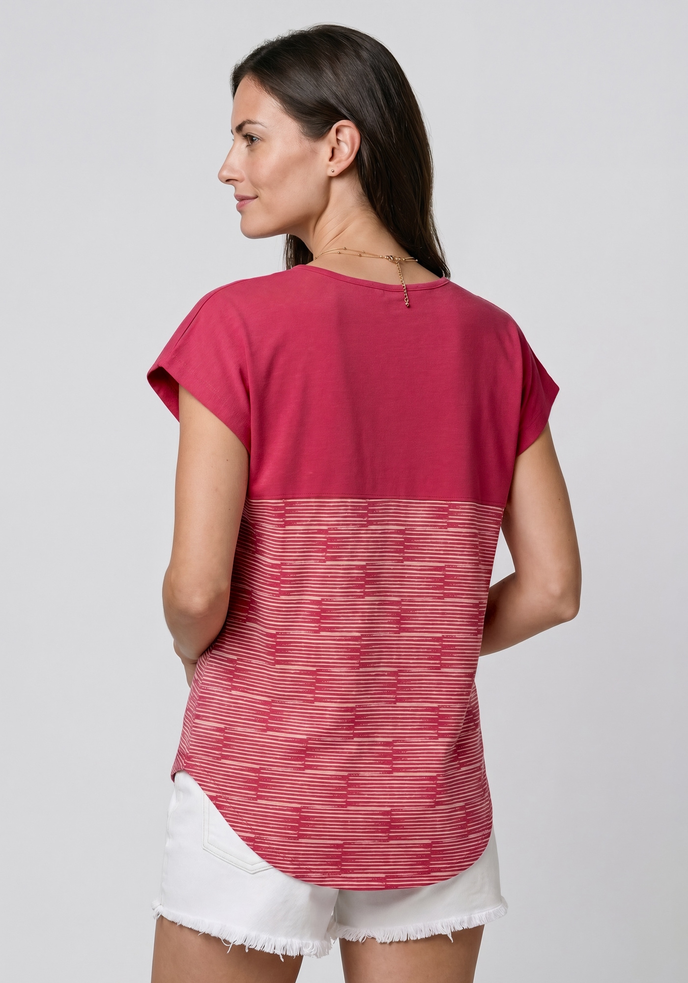 Alife & Kickin Shirt à col rond »FridaAK B« T-shirt basique polyvalent avec écusson cœur et ourlet arrondi