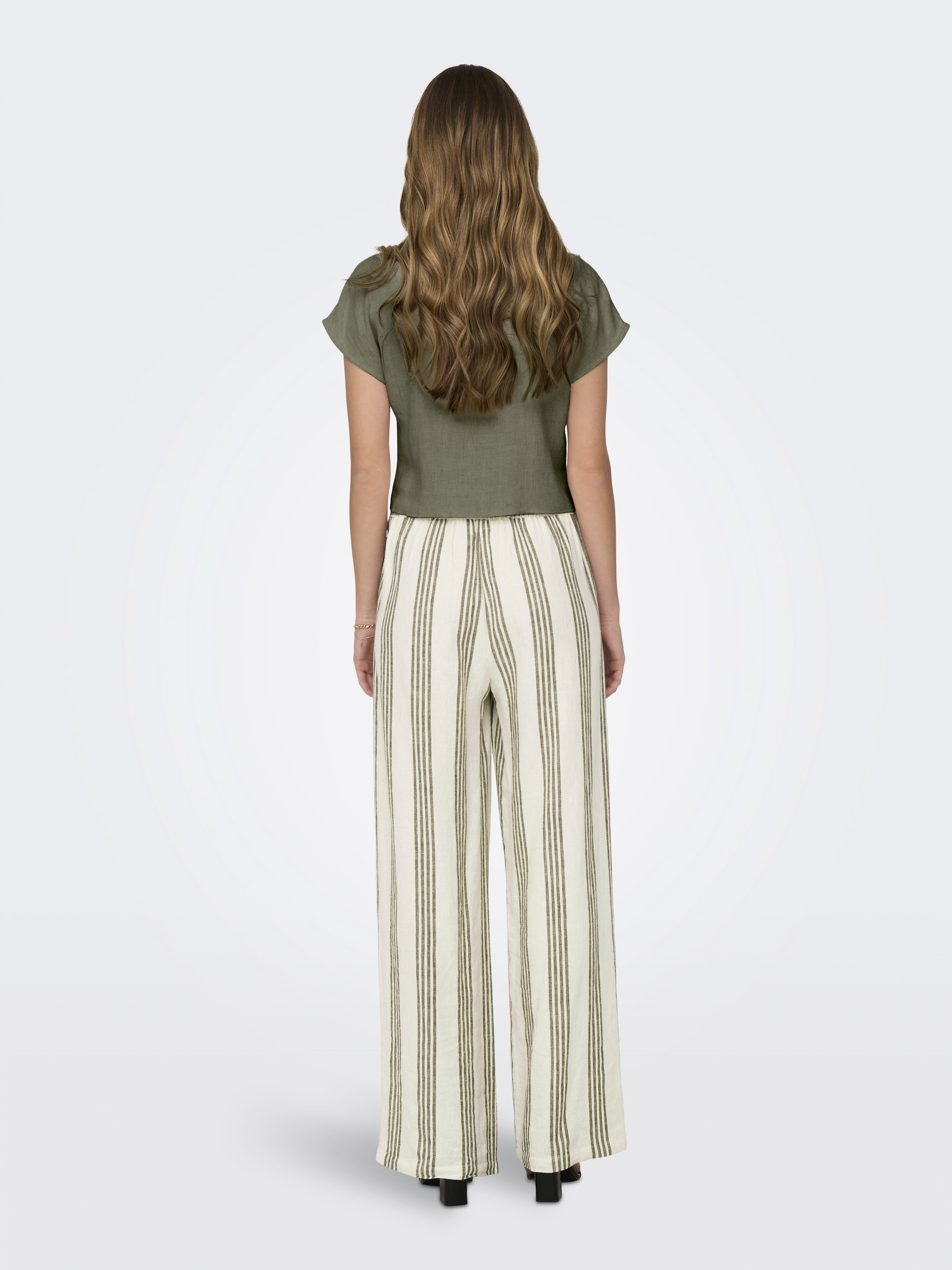 ONLY Blouse à manches courtes »ONLSIESTA SS KNOT LIN BL SHIRT PNT NOOS« mélange viscose, coupe régulière