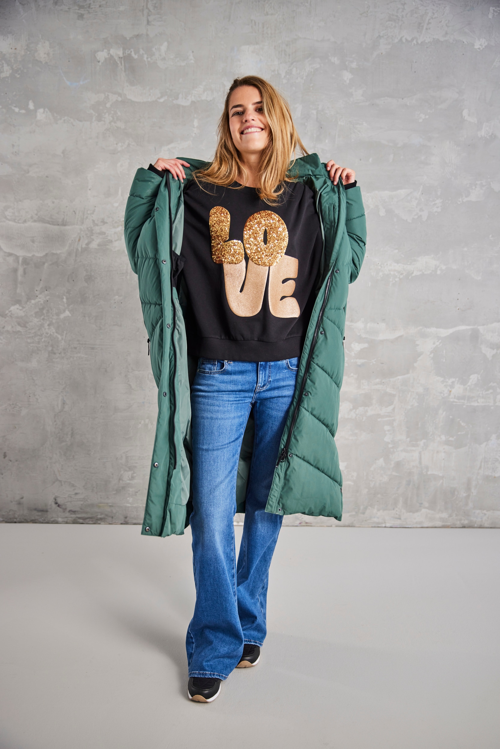 ONLY Sweatshirt »ONLLALLY L/S LOVE O-NECK CS SWT«
