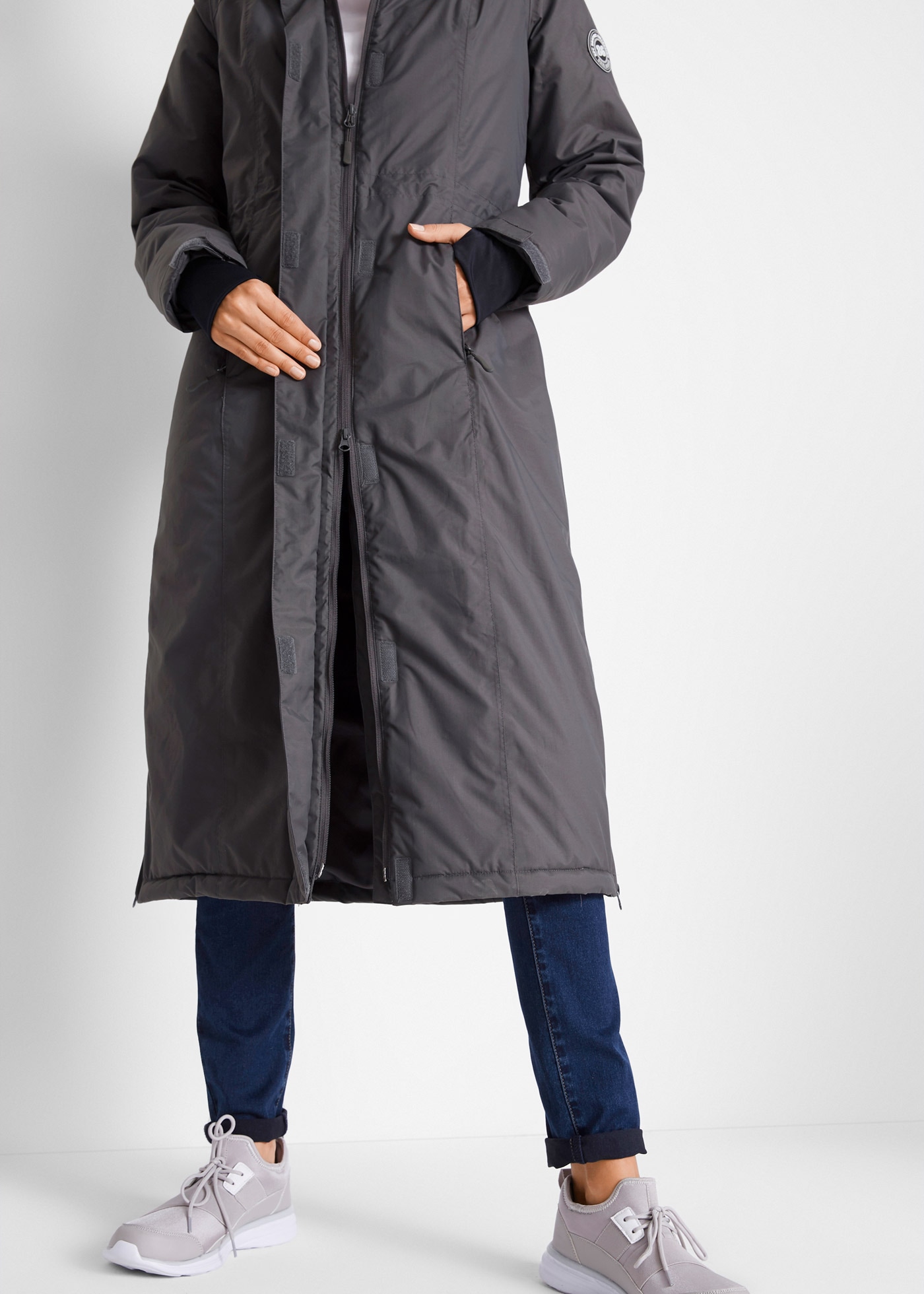 bonprix Manteau d'hiver avec capuche amovible + fausse fourrure, trous pour pouces, poche intérieure pour téléphone