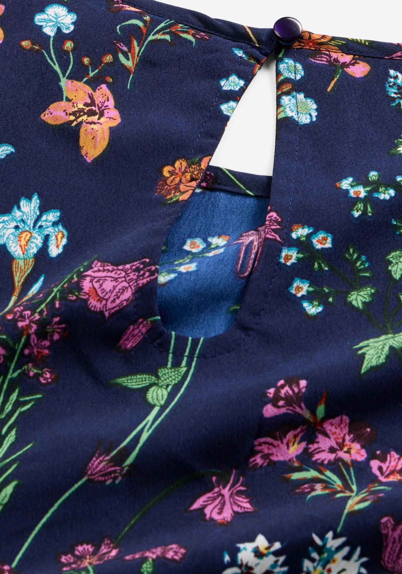 bonprix Shirtbluse figurumspielende Passform, abgerundeter, hinten etwas längerer Saum