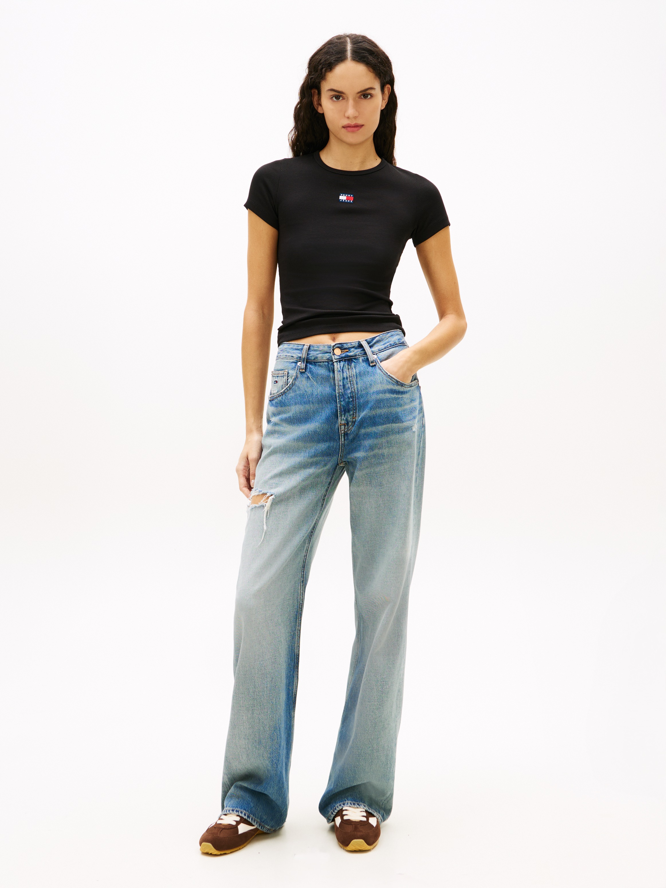 Tommy Jeans Kurzarmshirt »TJW SLIM BADGE RIB TEE« mit gerippter Struktur