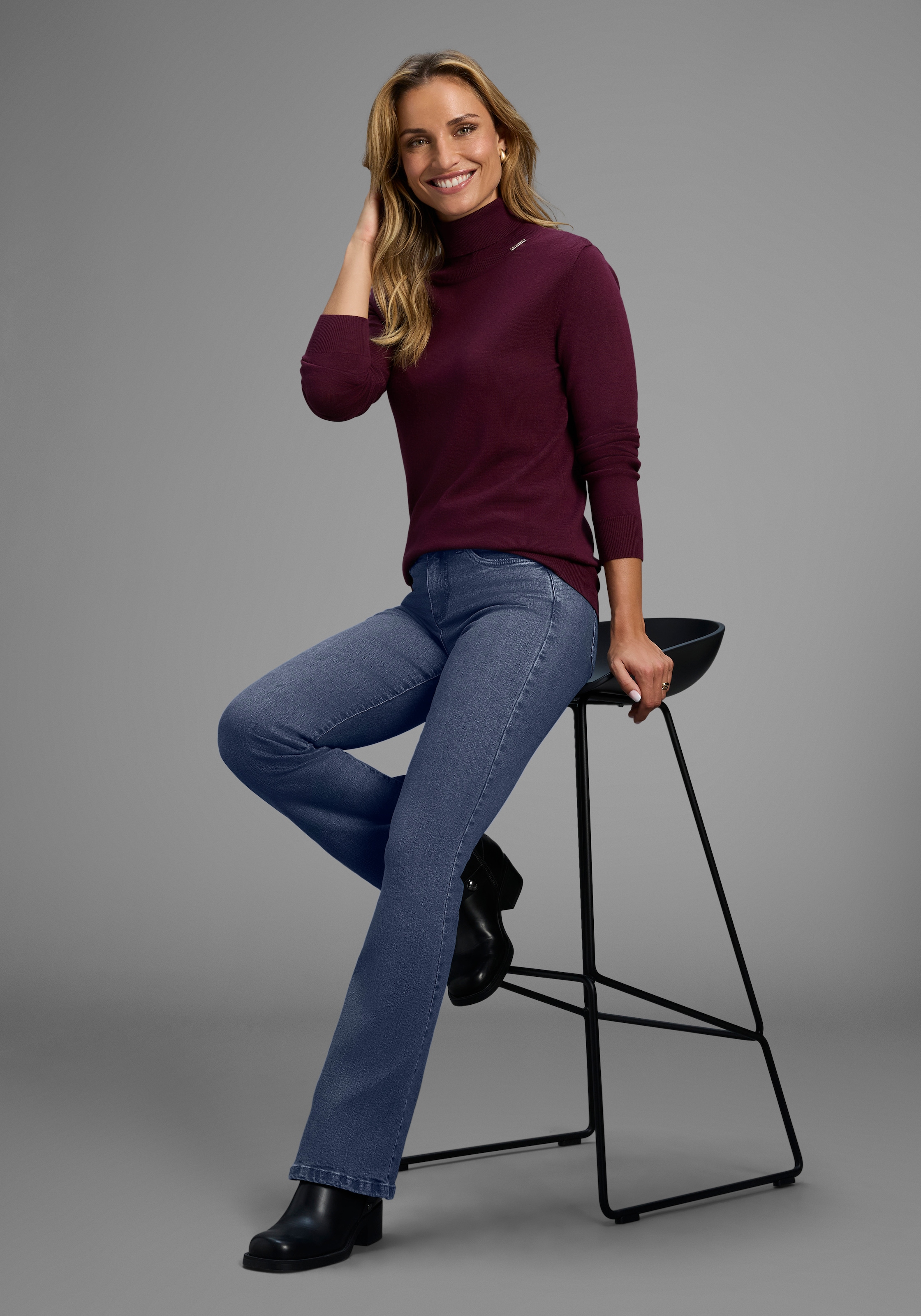 Arizona Bootcut-Jeans »Comfort-Fit« ausgestellte Beinform,  mit Eingrifftaschen,  High-Waist