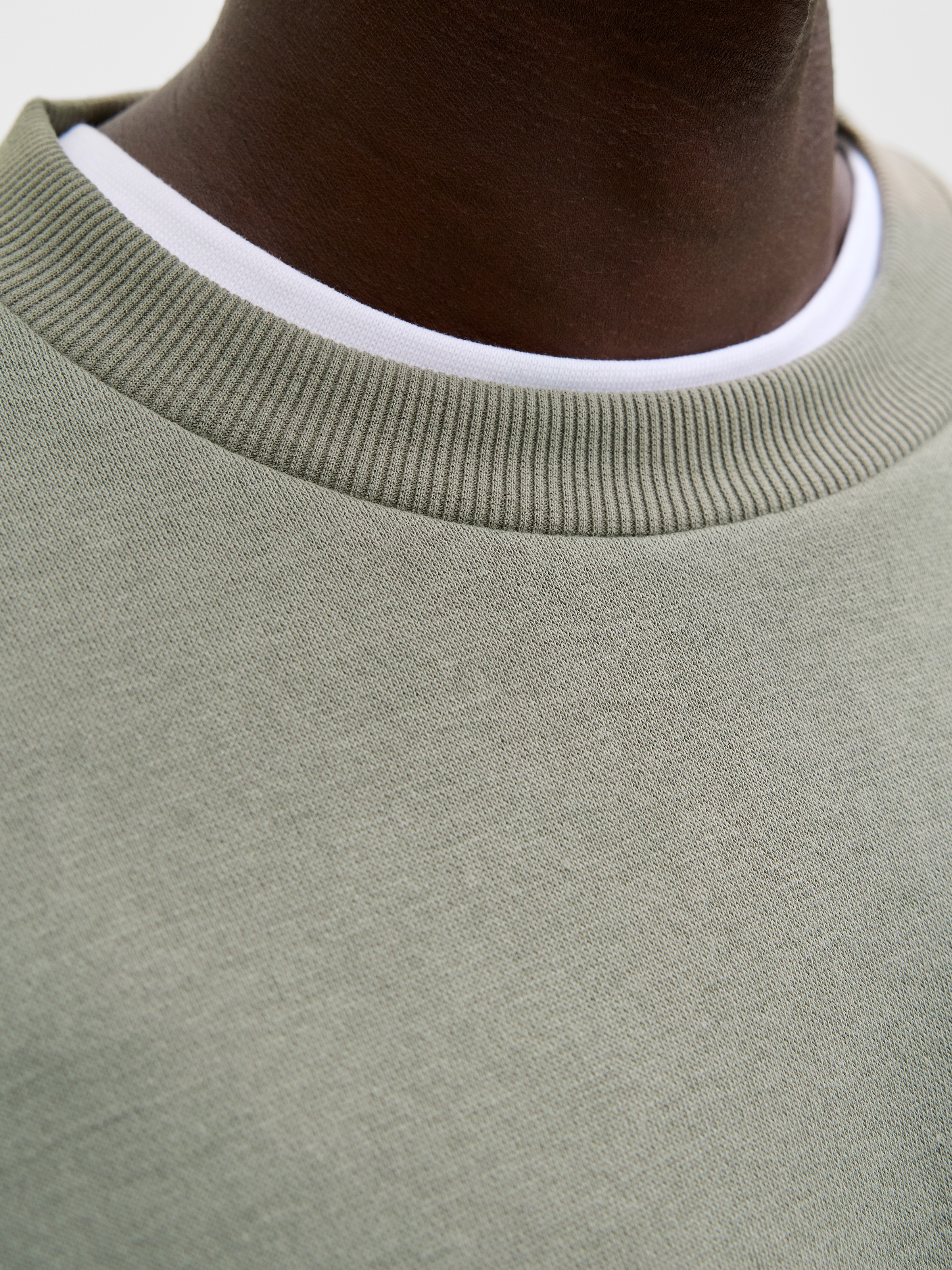 Jack & Jones Sweat-shirt »JJEBRADLEY  mit Rippbündchen für Alltag und Freizeit«, Materialmix, relaxed fit
