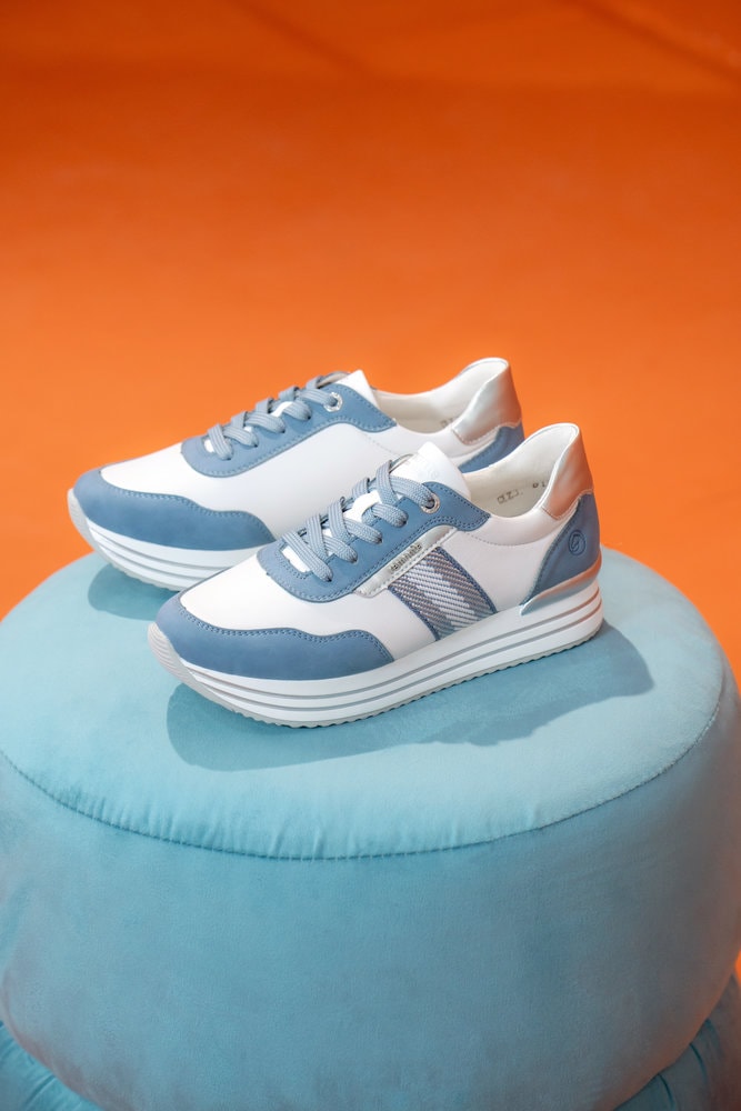 Remonte Plateausneaker  Halbschuh, Schnürschuh mit Metallicdetails und Softfussbett