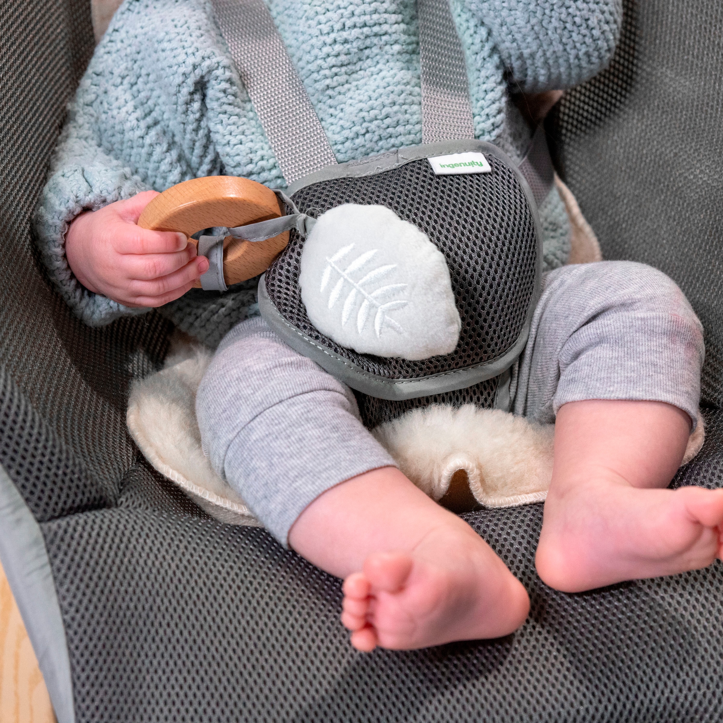 ingenuity Babywippe »Every Season™ Rocking Seat - Wesley™« bis 18,14 kg mit Melodien und Geräuschen
