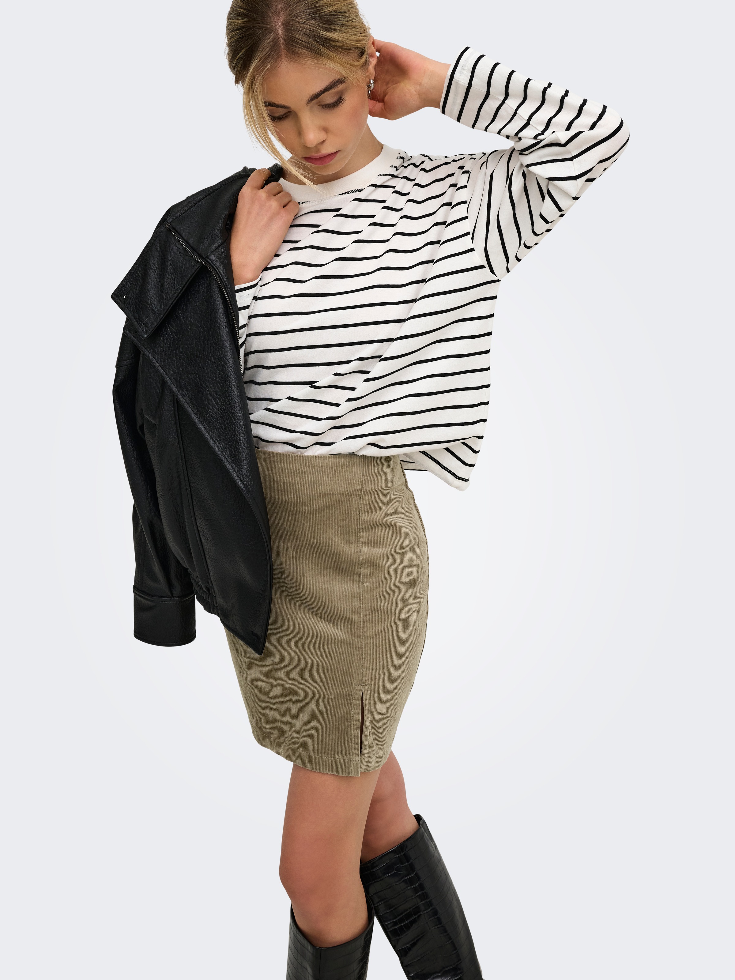 ONLY Jupe en velours »ONLFLORA HW CORD SHORT SLIT SKIRT PNT« mélange de coton