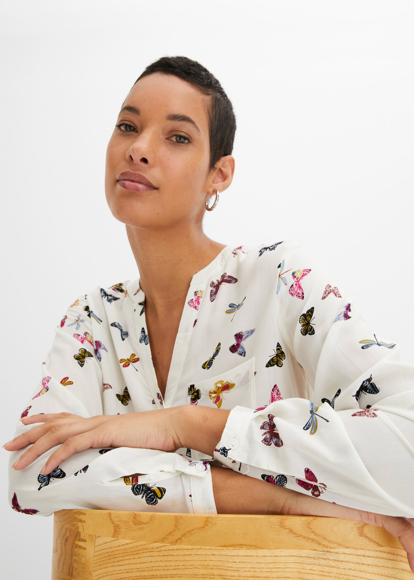 bonprix Langarmbluse »Bluse aus fliessender Viskose« bequeme Passform, für vielseitige Anlässe, aus reiner Viskose