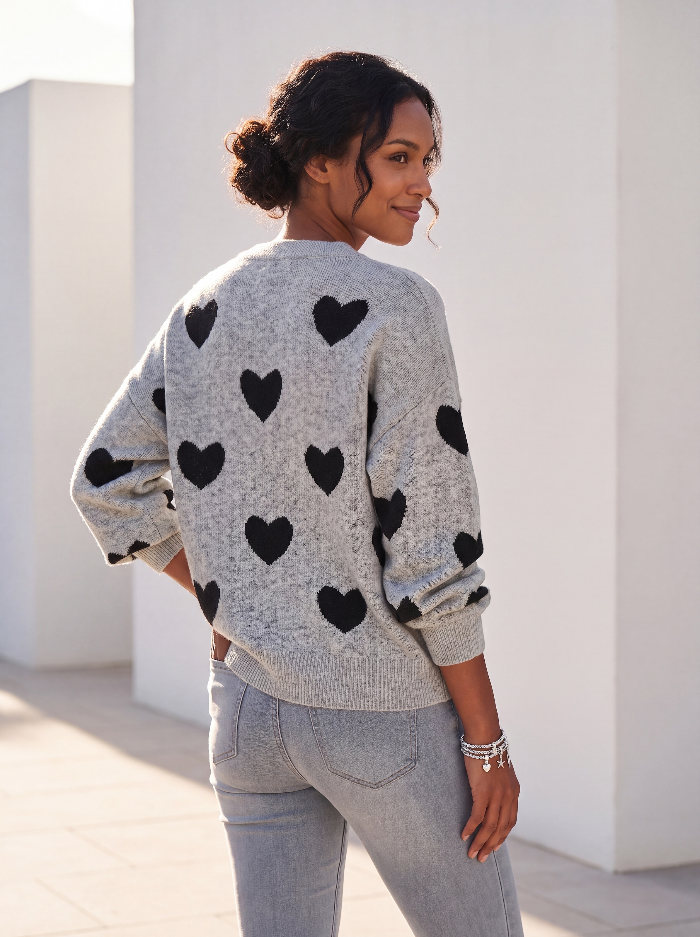 LASCANA Pull à col rond »mit Herzmuster« pull en maille douillet avec cœurs, pull jacquard motif cœur