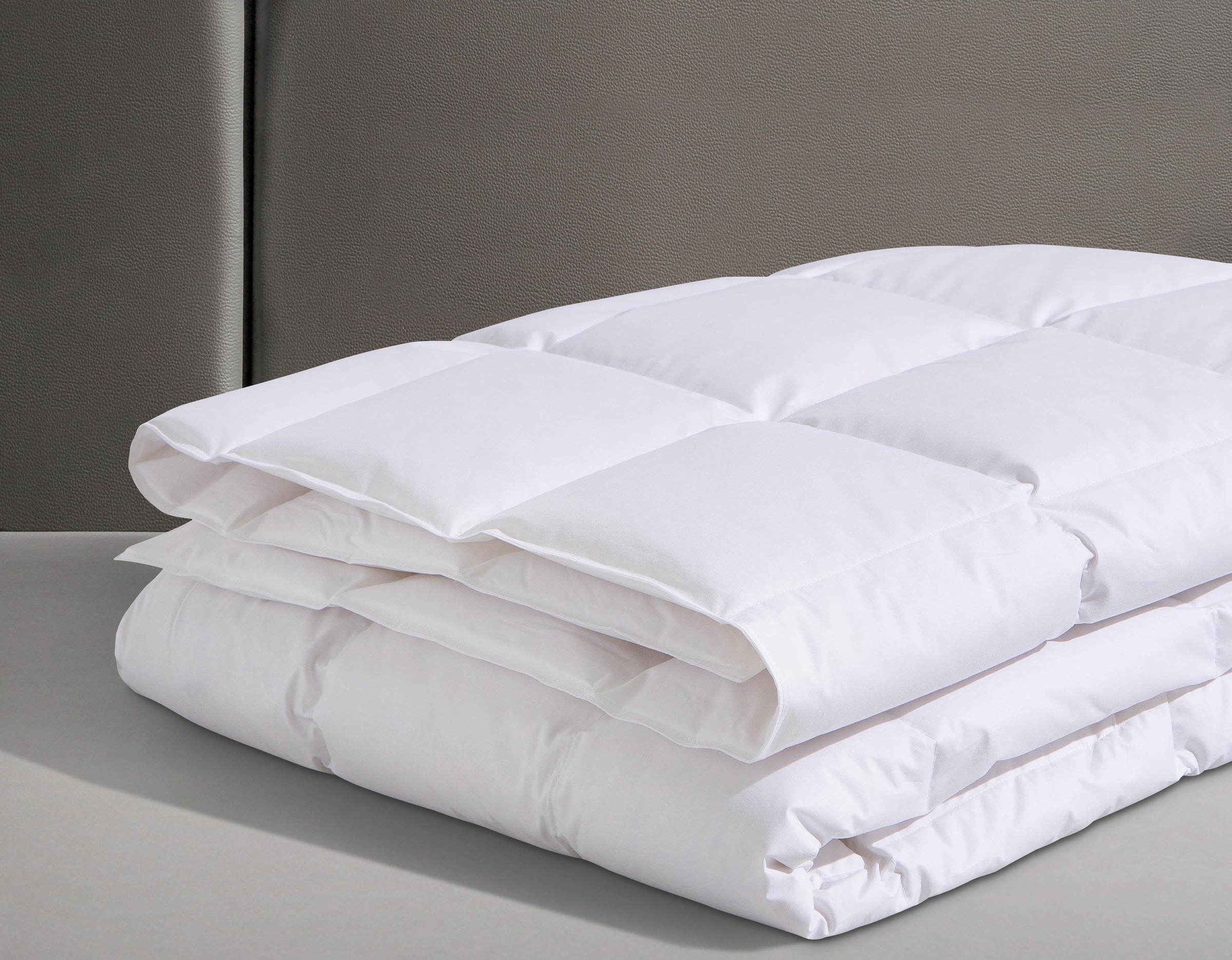 Älgdröm Daunenbettdecke + 3-Kammer-Kopfkissen »Lasse, Bettdecke 135x200 cm, 155x220 cm, Made in Green« 2-tlg., Set mit Kissen 40X80 cm, 80x80 cm, allergikerfreundlich