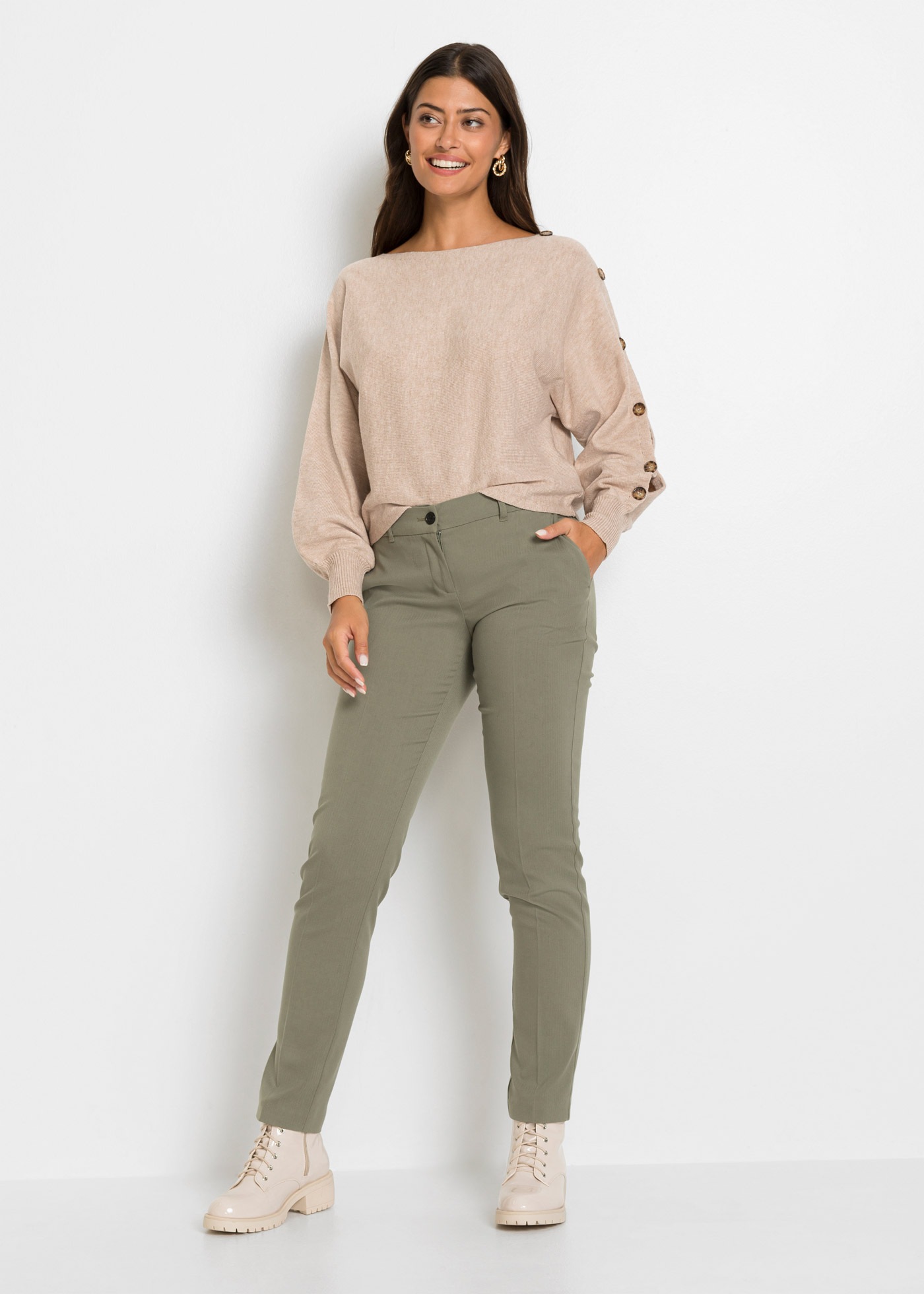 bonprix Pull en tricot »Pullover« in bequemer Boxy-Passform, mit Fledermausärmeln, Zierknöpfe