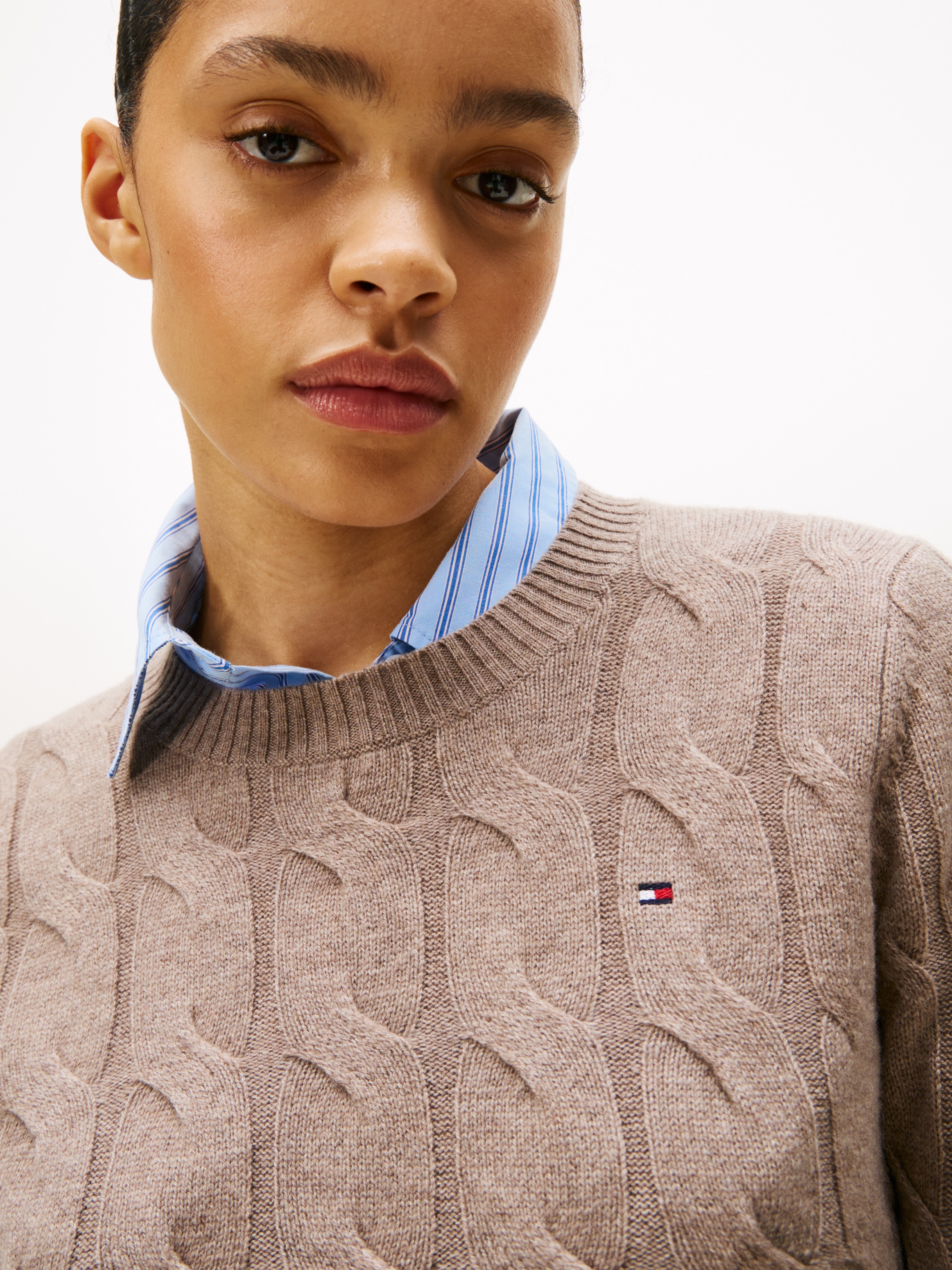 Tommy Hilfiger Strickpullover »SOFT WOOL CABLE C-NK« mit Zopfmuster, aus reiner Wolle