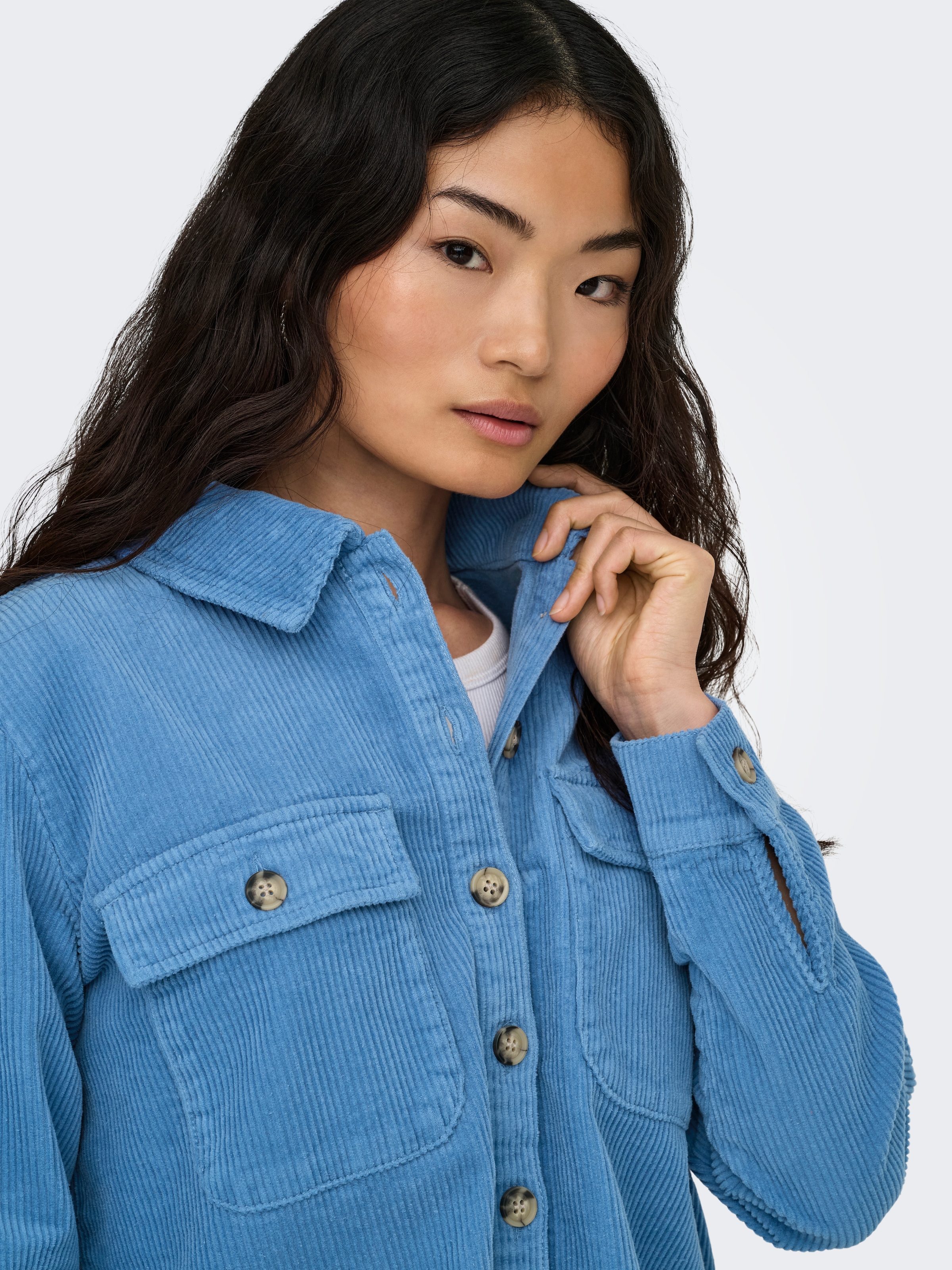 ONLY Veste en velours côtelé »ONLAMAZING L/S CORD SHACKET PNT«