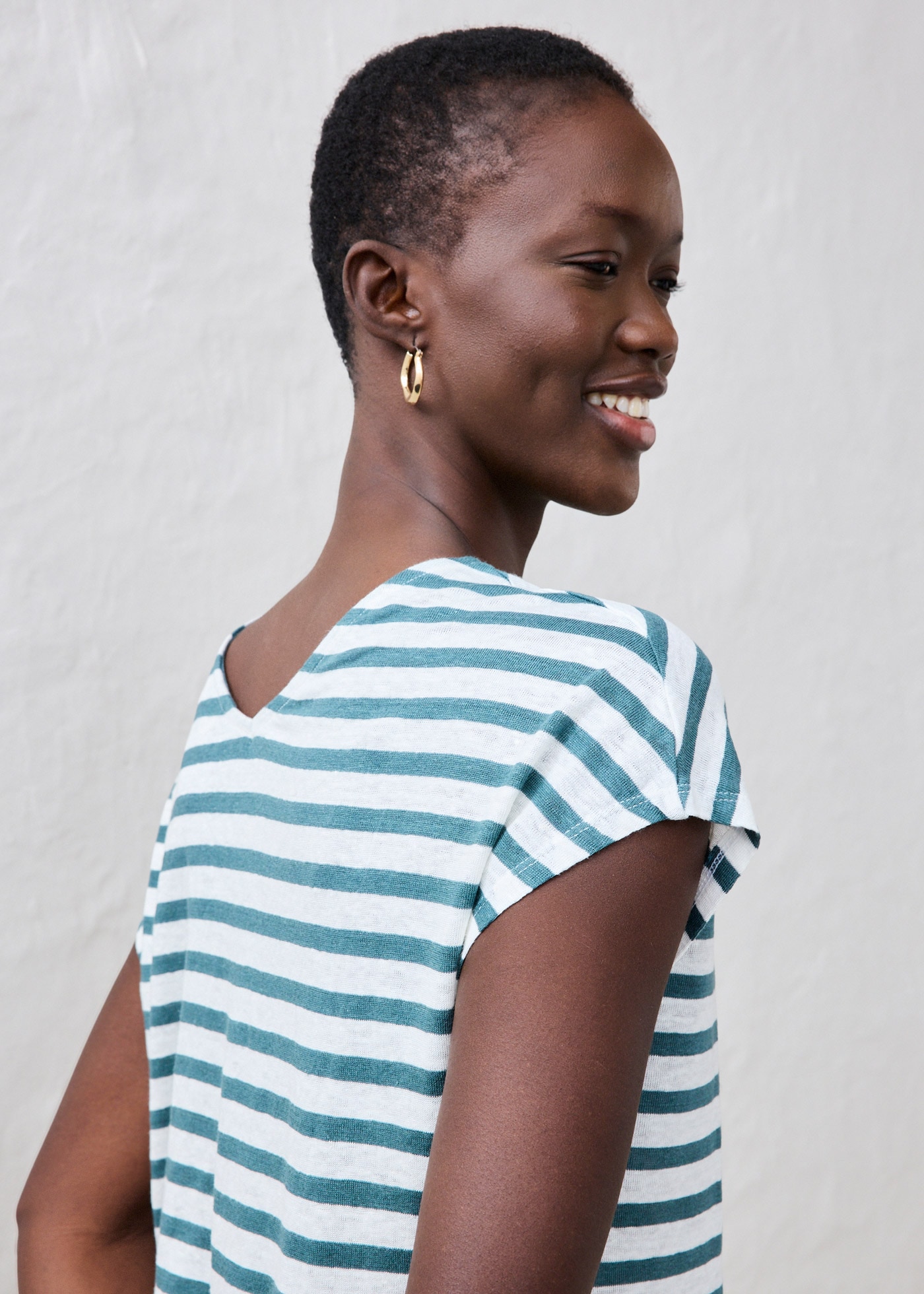 bonprix T-Shirt Oversize Passform, Kurzarm, V-Ausschnitt, aus Leinen, pflegeleicht