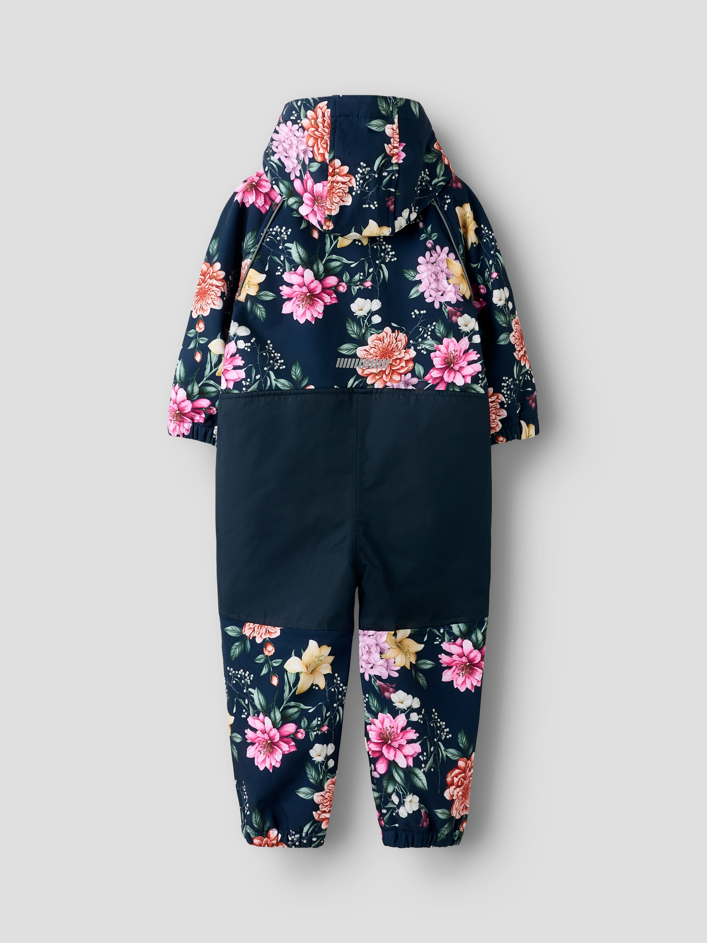 Name It Softshelloverall »NMFALFA08 SOFTSHELL SUIT AOP 1FO NOOS« mit verstellbarer und abnehmbarer Fussschlaufe