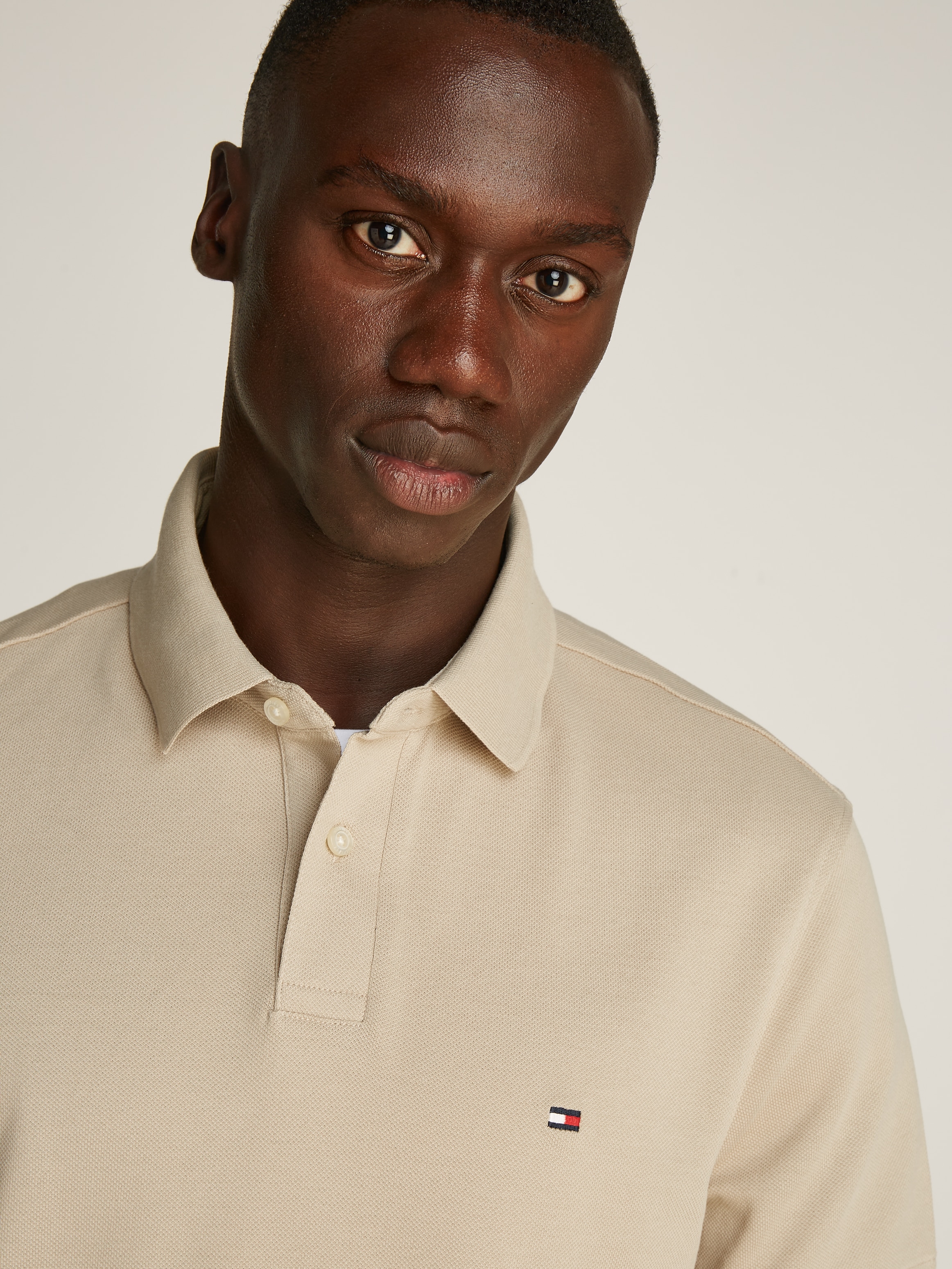Tommy Hilfiger Polo »1985 REGULAR POLO mit Kontraststreifen und Knopfleiste« uni, sportif, coupe régulière, mélange coton, col polo