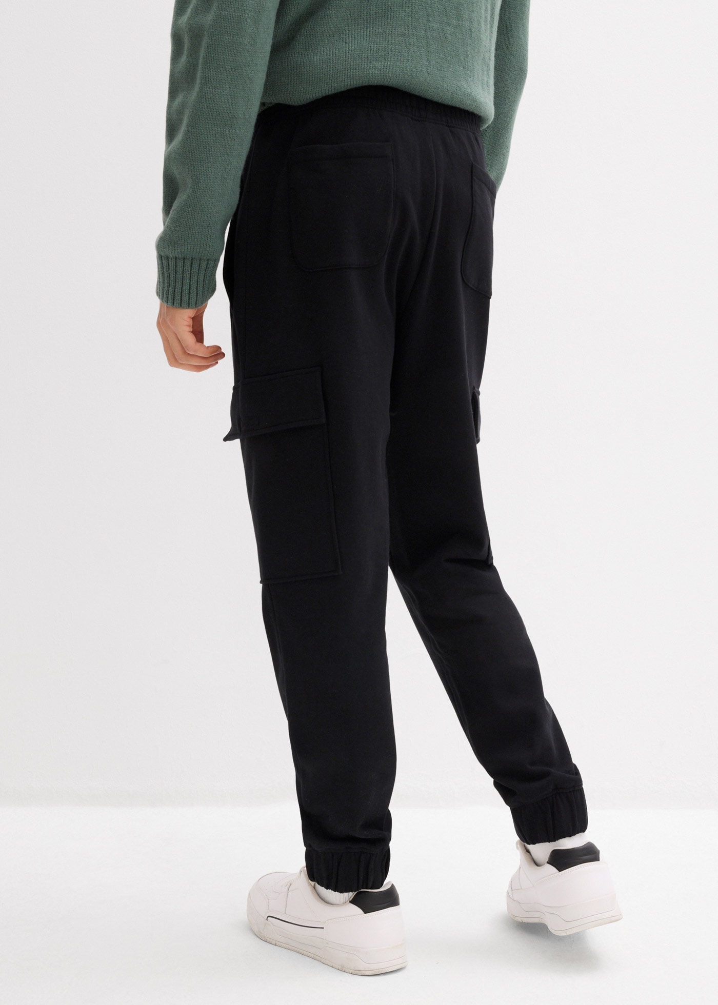 bonprix Pantalon de jogging  aus reiner Baumwolle, weich angerautes Innenmaterial, Loose Fit