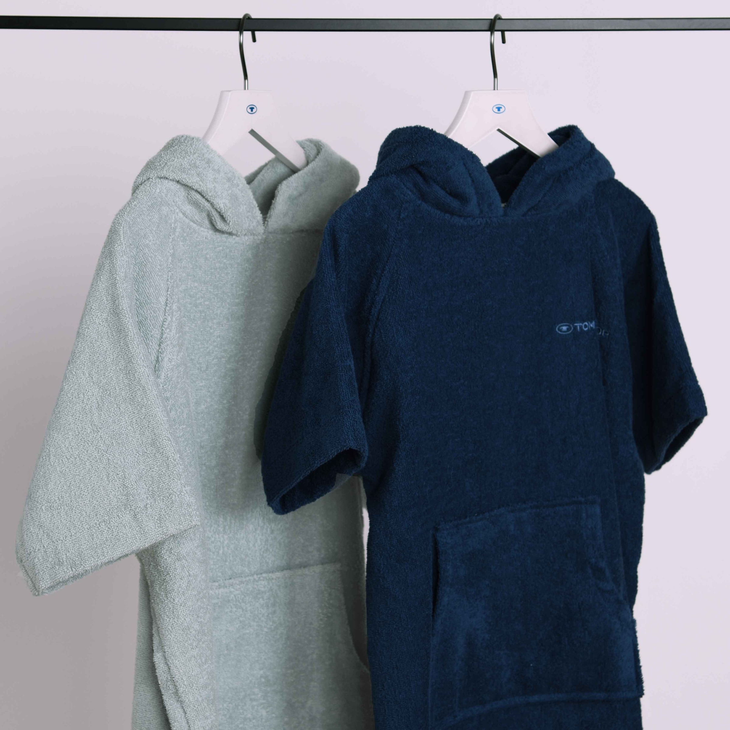TOM TAILOR HOME Badeponcho »Surfponcho COLOR BATH« 1 Stk. mit Kordel, Bauchtasche, saugstark, Baumwolle, auch in Kindergrössen