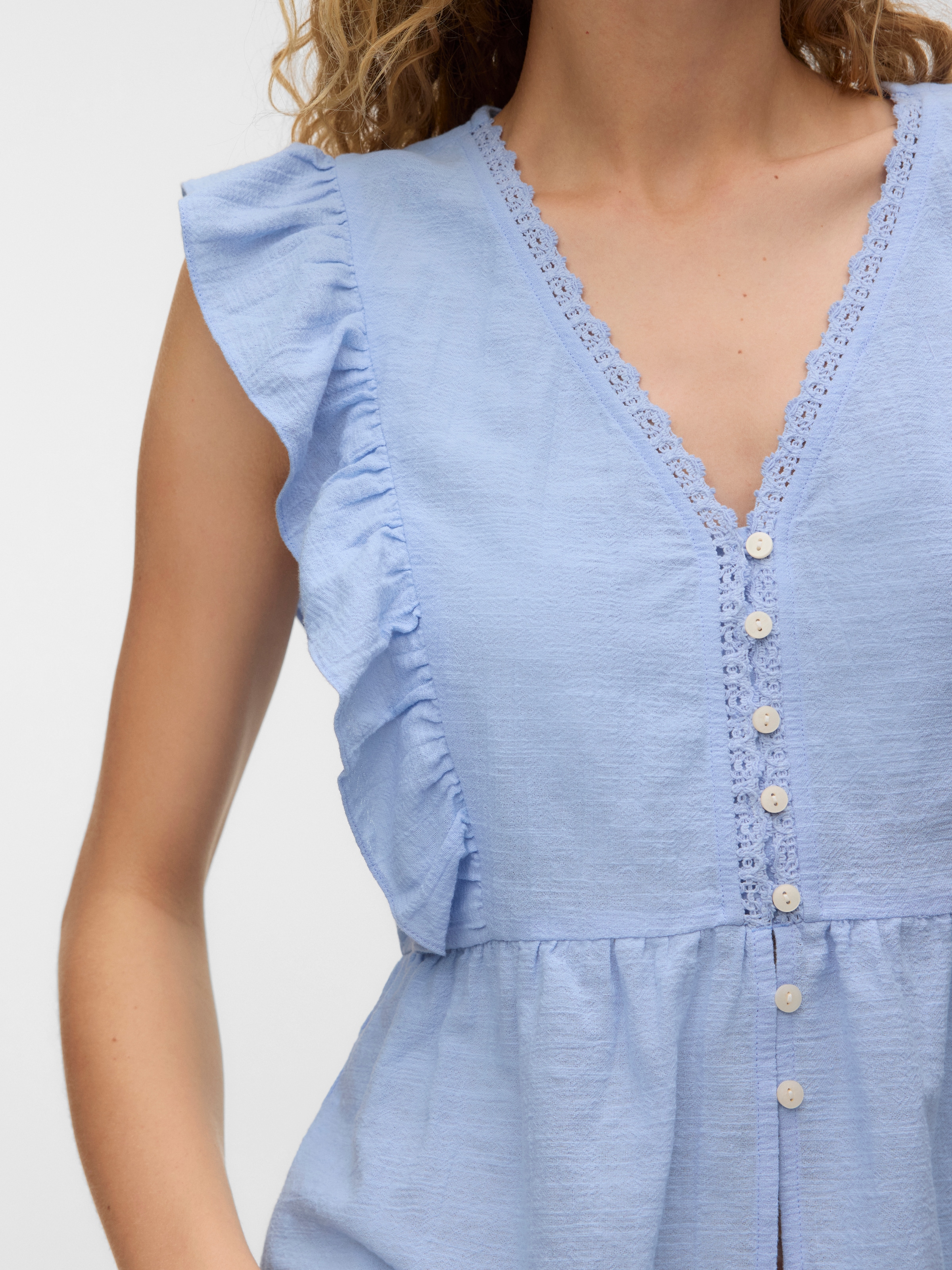 Vero Moda Chemisier à volants »VMVIDO SL TAPE TOP WVN« mélange de coton