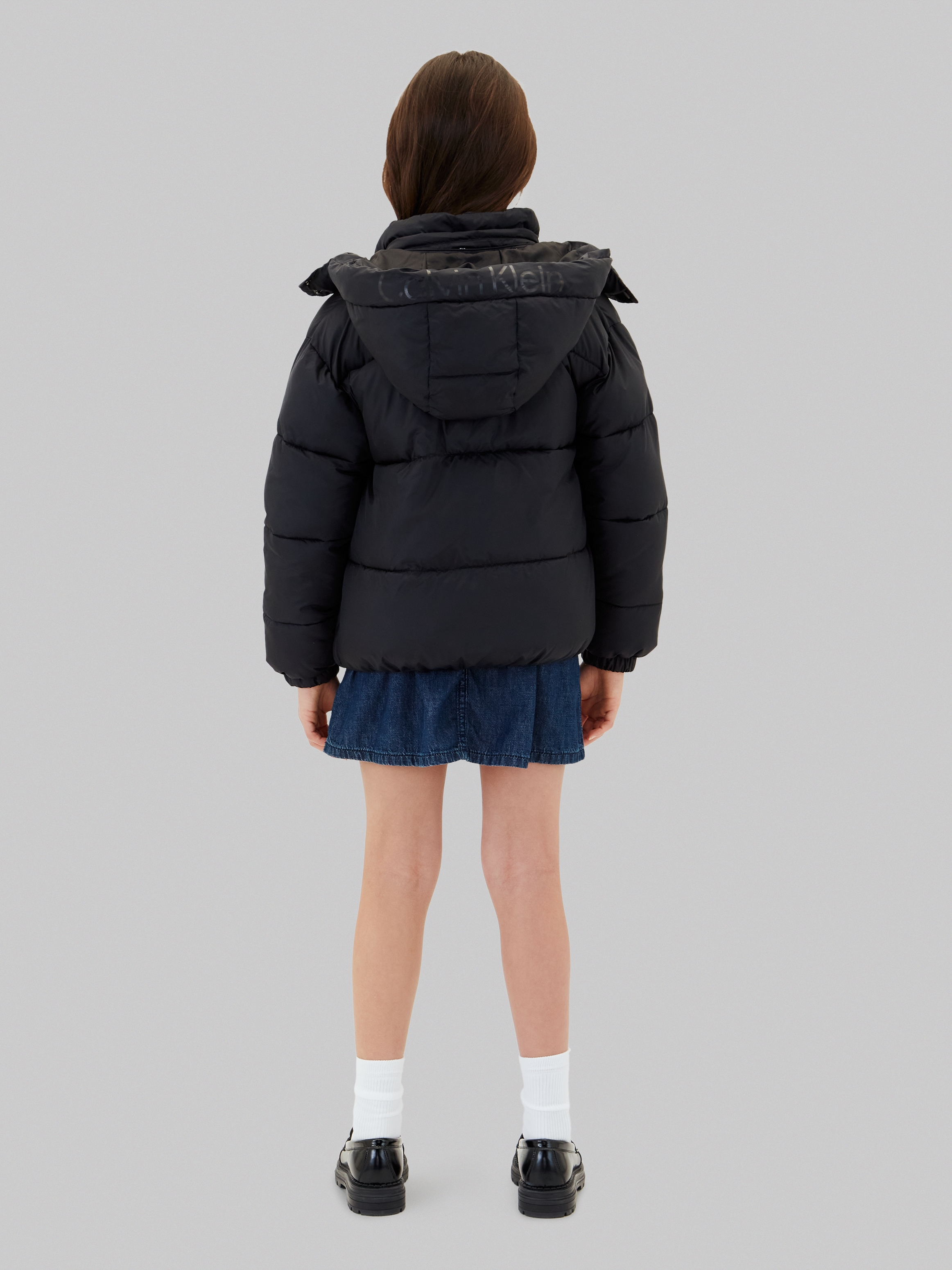 Calvin Klein Jeans Veste matelassée mit Kapuze abnehmbare Kapuze, Regular Fit, Logostickerei