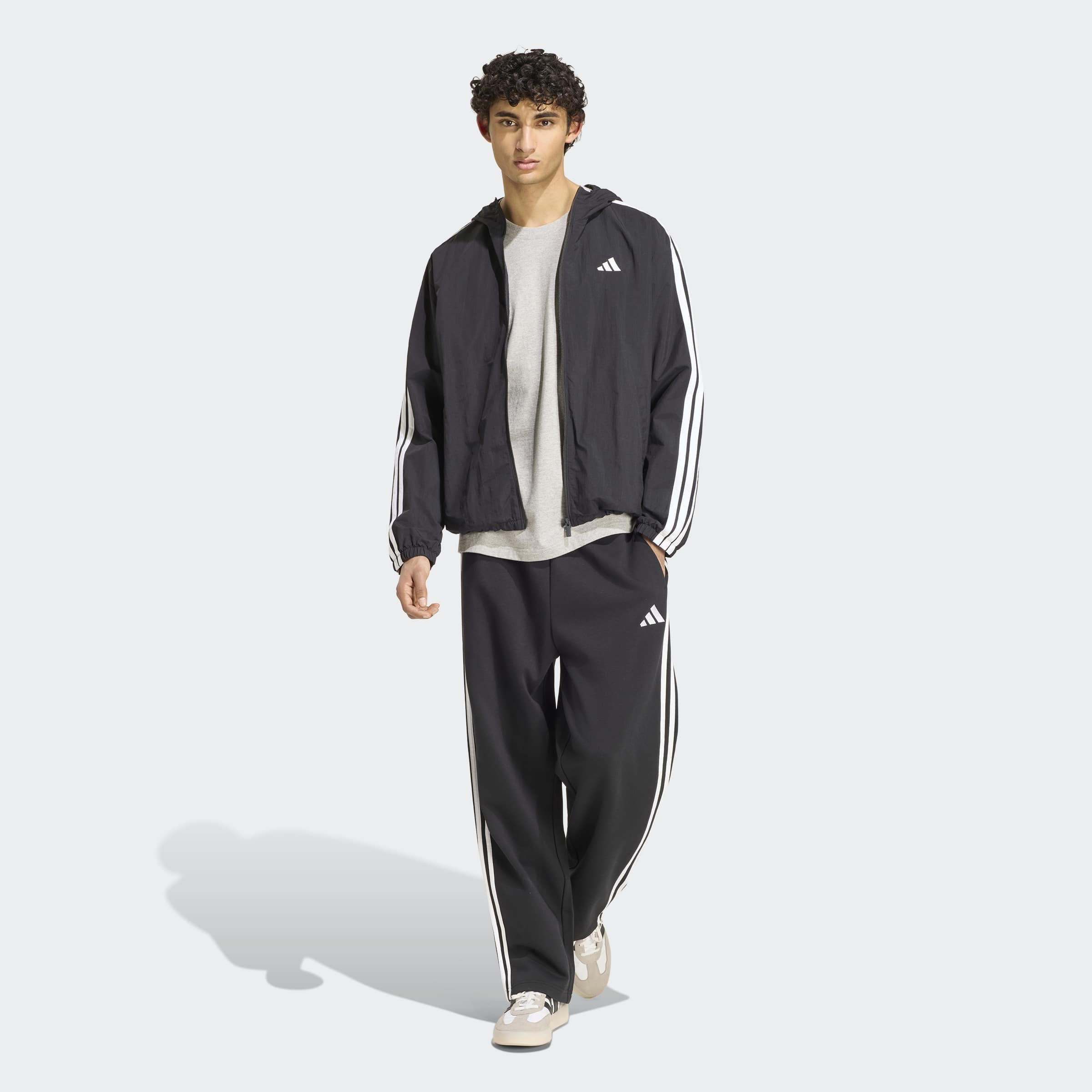 adidas Sportswear Pantalon de sport »ESSENTIALS 3-STREIFEN, OFFENER SAUM«