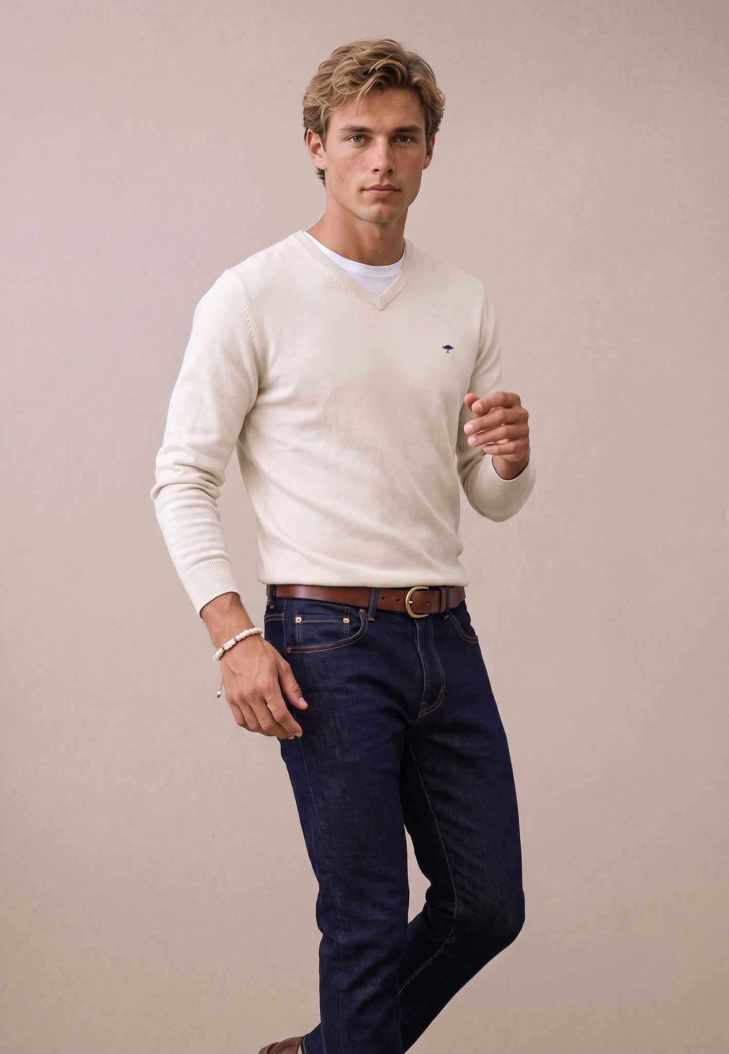 FYNCH-HATTON Pull en tricot avec encolure en V