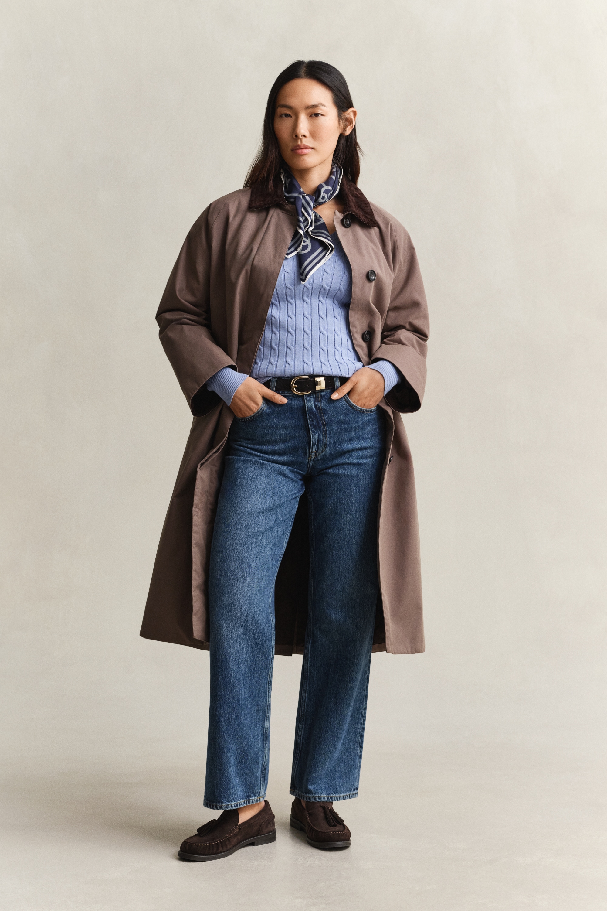 Gant Strickpullover »STRETCH COTTON CABLE V-NECK« mit Logostickerei auf der Brust