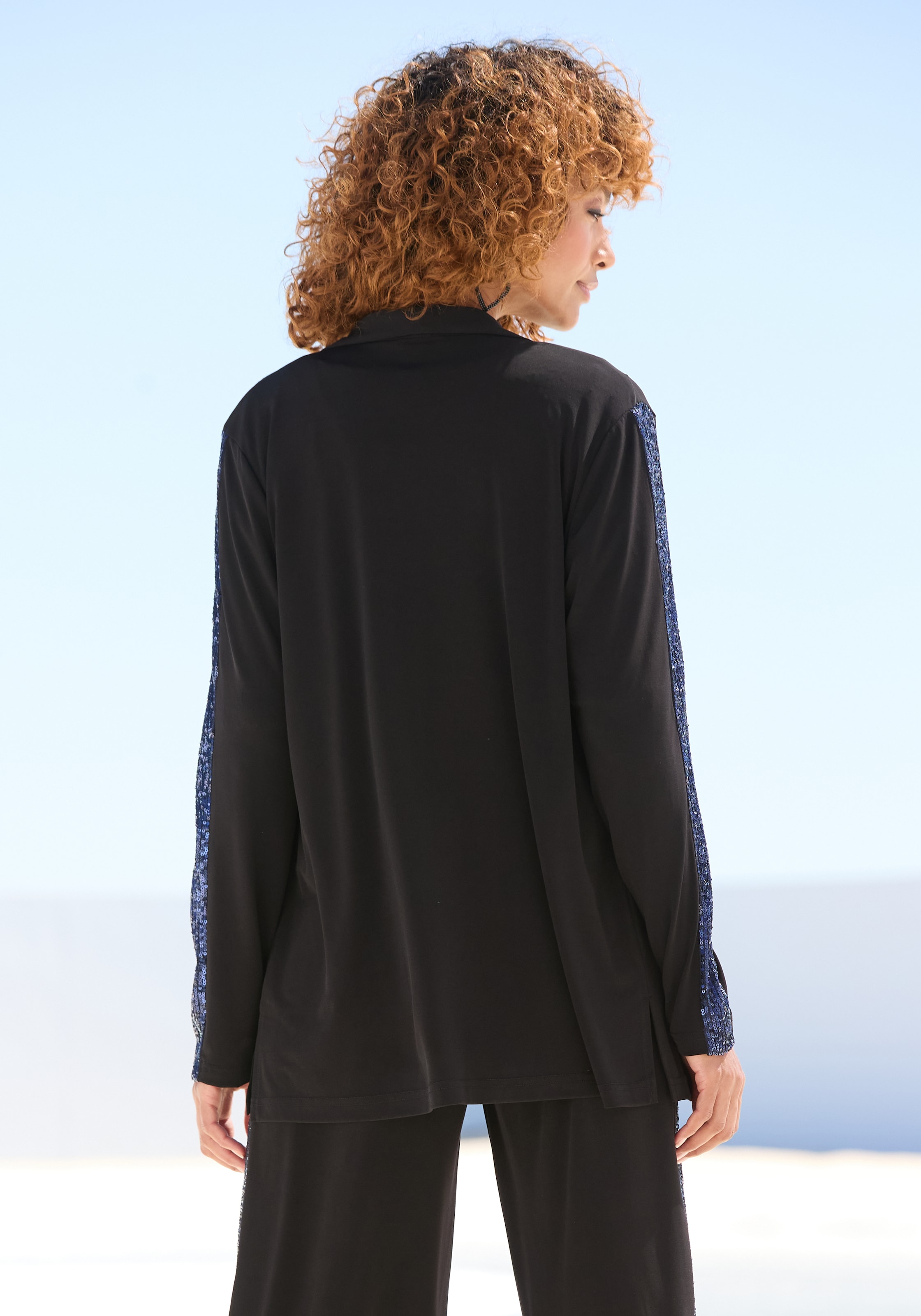 LASCANA Veste chemisier »mit Pailettenbesatz an den Ärmeln aus bügelfreier Qualität« Veste légère de fête avec manches longues, veste-chemise festive, festival
