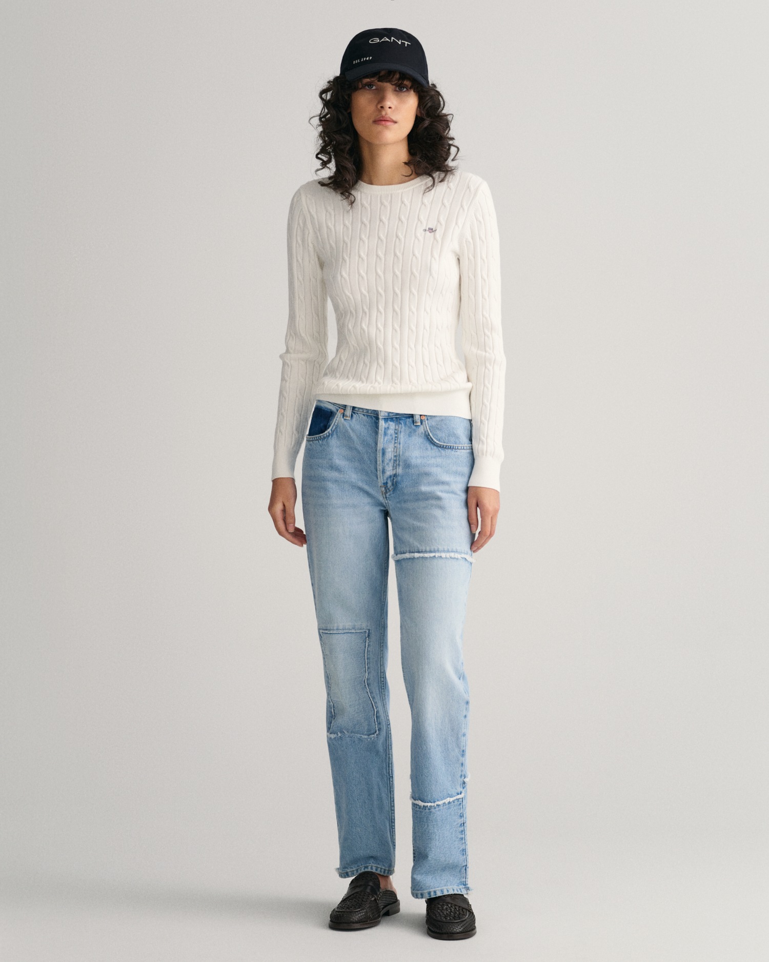 Gant Strickpullover »STRETCH COTTON CABLE C-NECK« mit Logostickerei auf der Brust