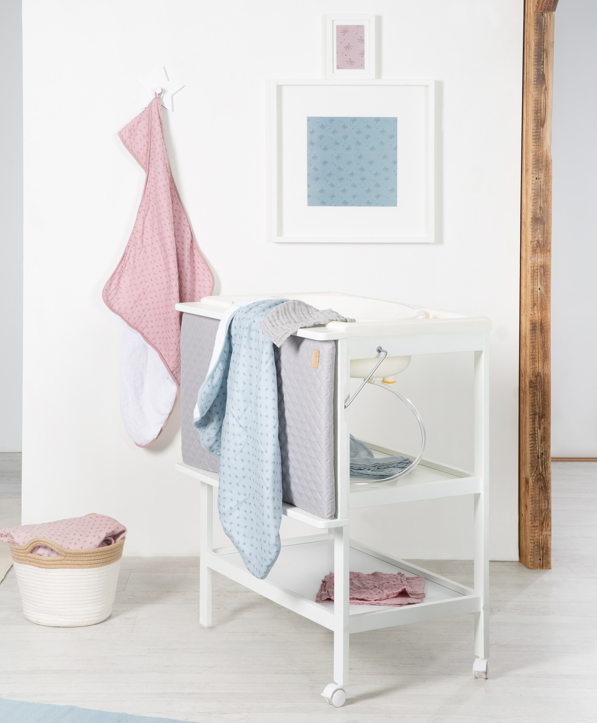 roba® Bade- und Wickelregal »Style, Baby Pool, weiss« bis 11 kg inkl. Wickelauflage silbergrau 47 cm