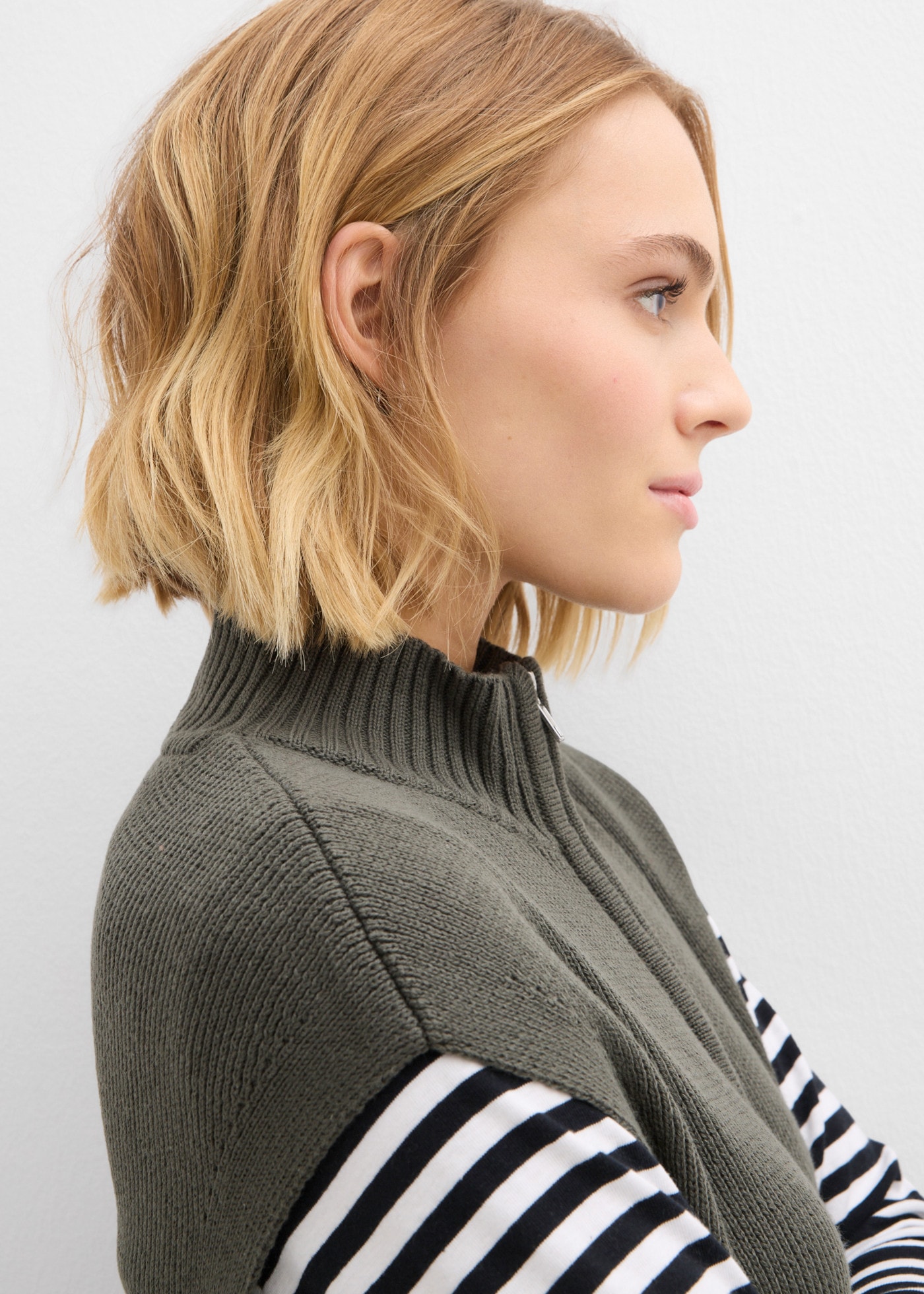 bonprix Gilet tricoté avec détail zip, en coton et polyacrylique, coupe oversize