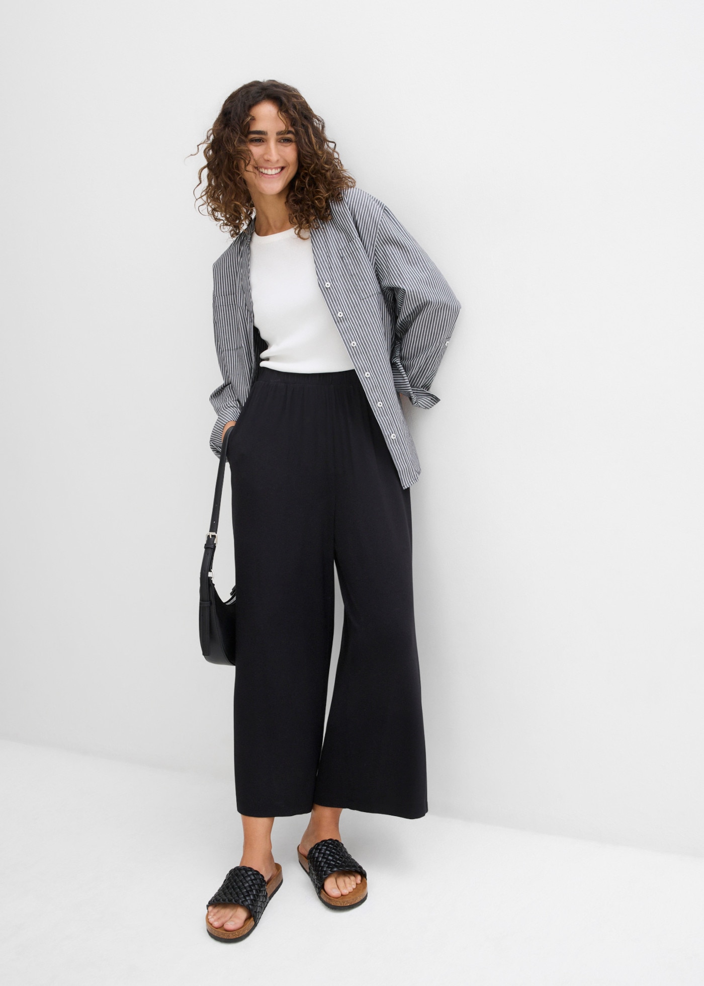 bonprix Jupe-culotte  coupe ample, en viscose et élasthanne, longueur 7/8