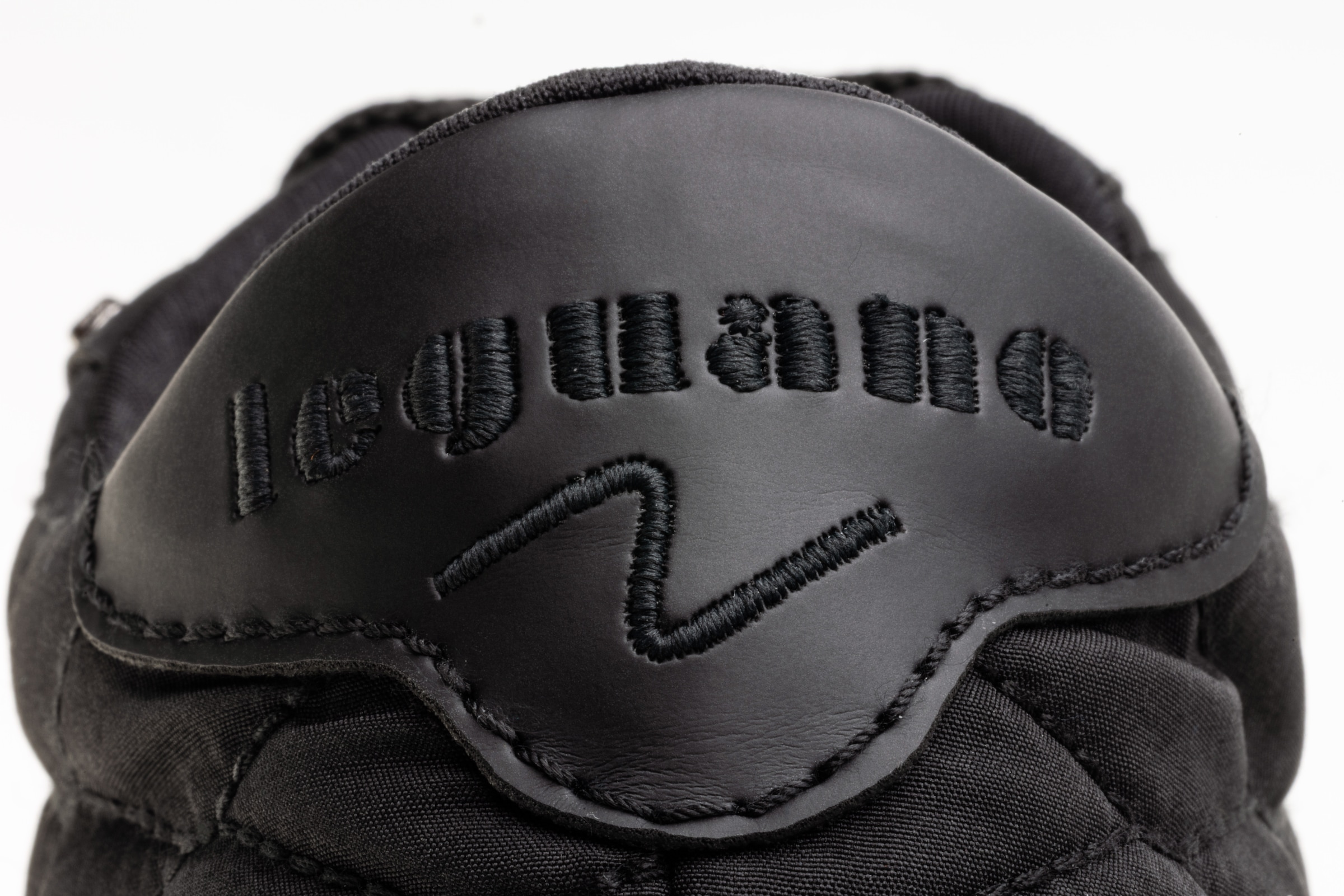 Leguano Chaussures pieds nus »NIGHTSTEP«  chaussure à lacets avec surpiqûres décoratives et pendentif logo