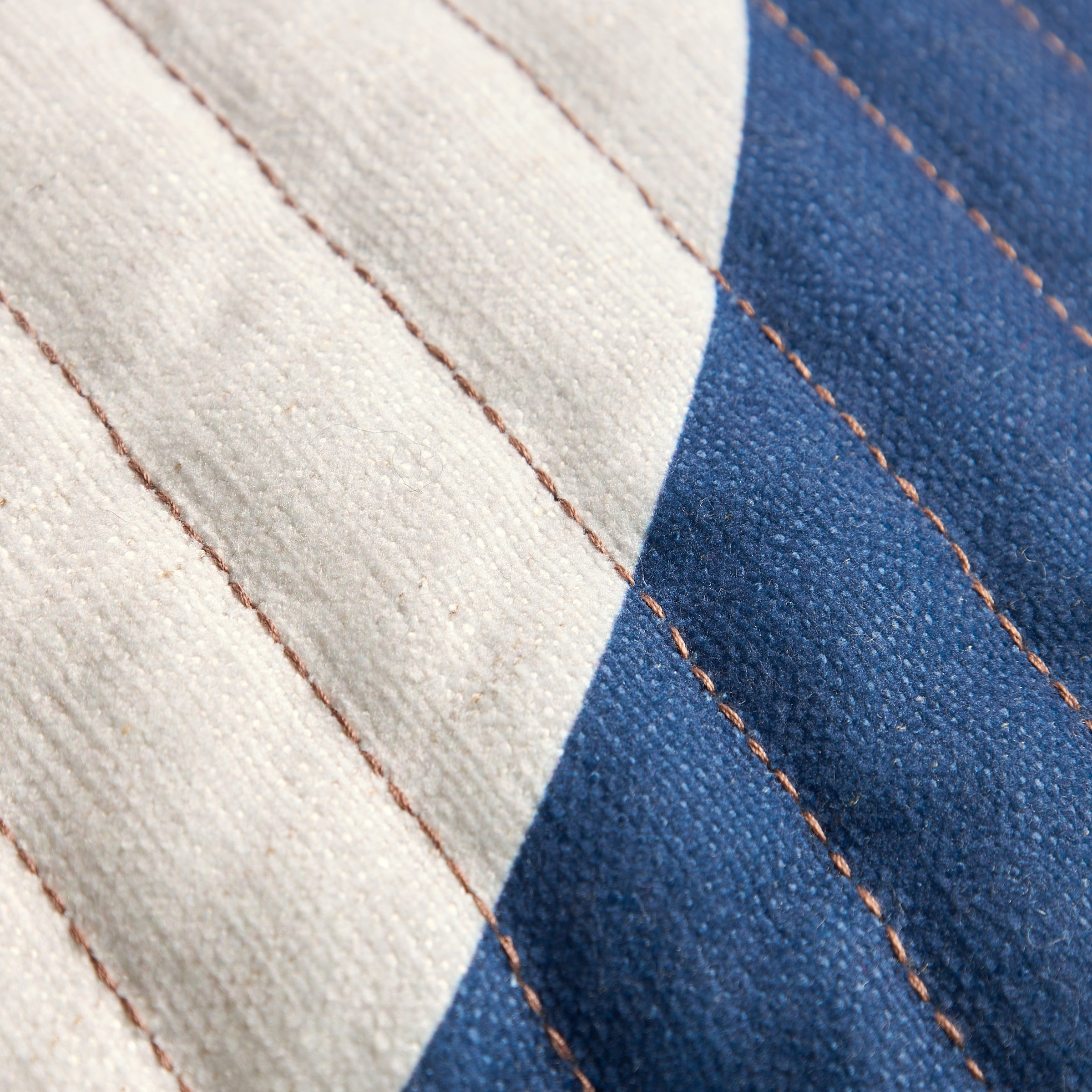 TOM TAILOR HOME Dekokissen »Circle« mit graphischen Steppungen