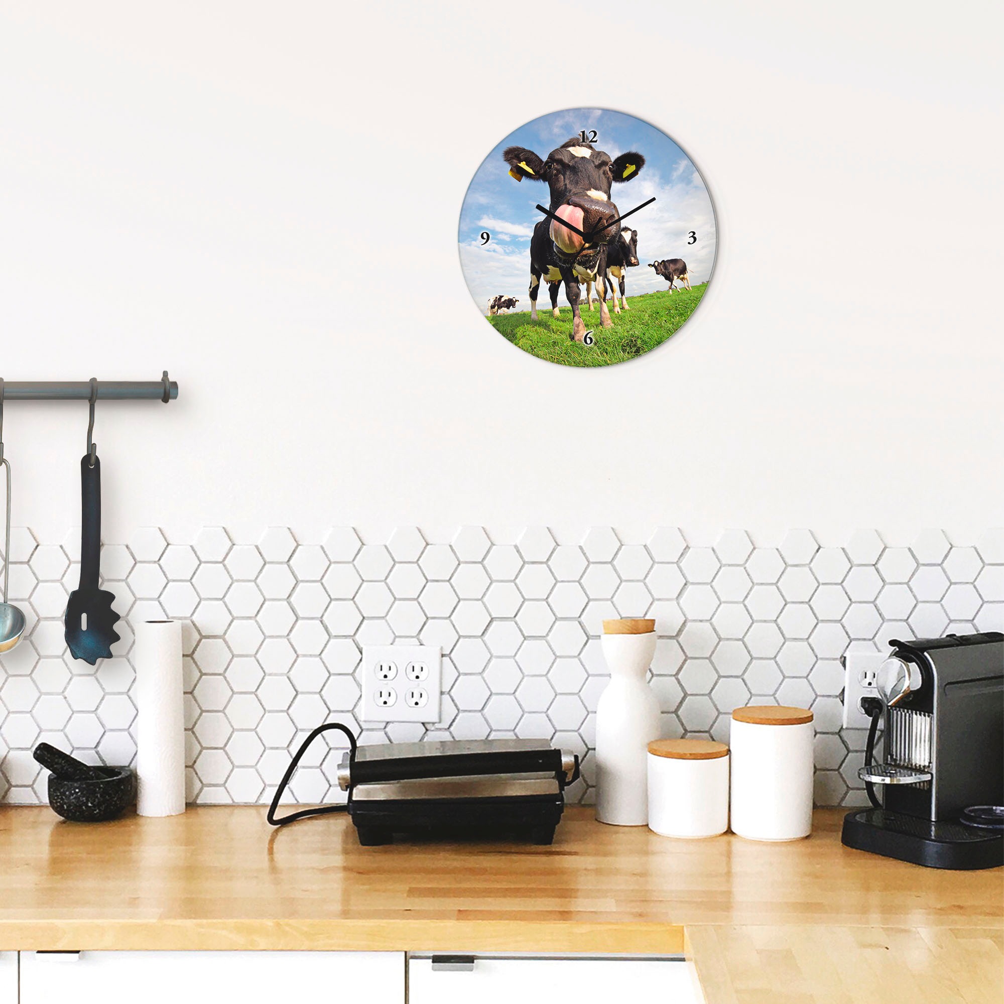 Artland Wanduhr »Holstein-Kuh mit gewaltiger Zunge« wahlweise mit  Quarz- oder Funkuhrwerk, lautlos ohne Tickgeräusche