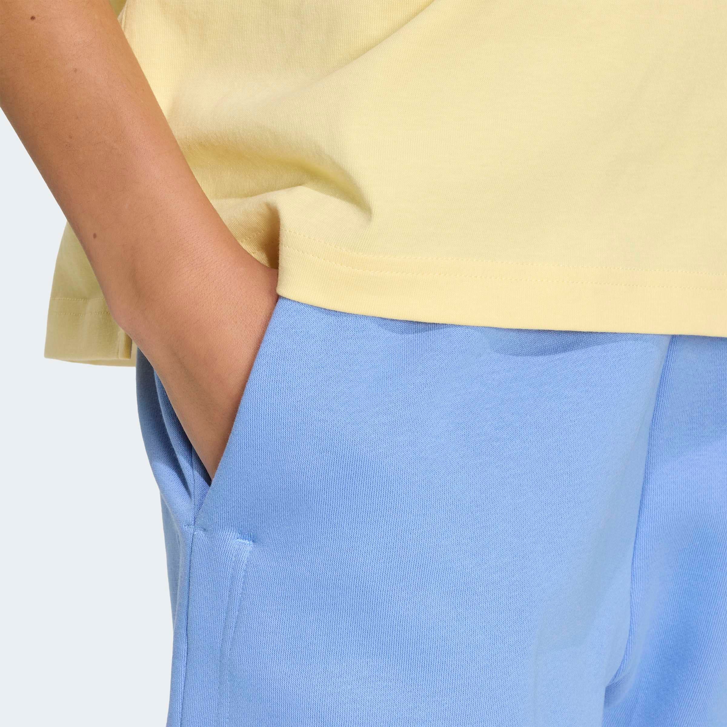 adidas Sportswear Short »3-STREIFEN STUDIO FLEECE, LOCKER GESCHNITTEN«