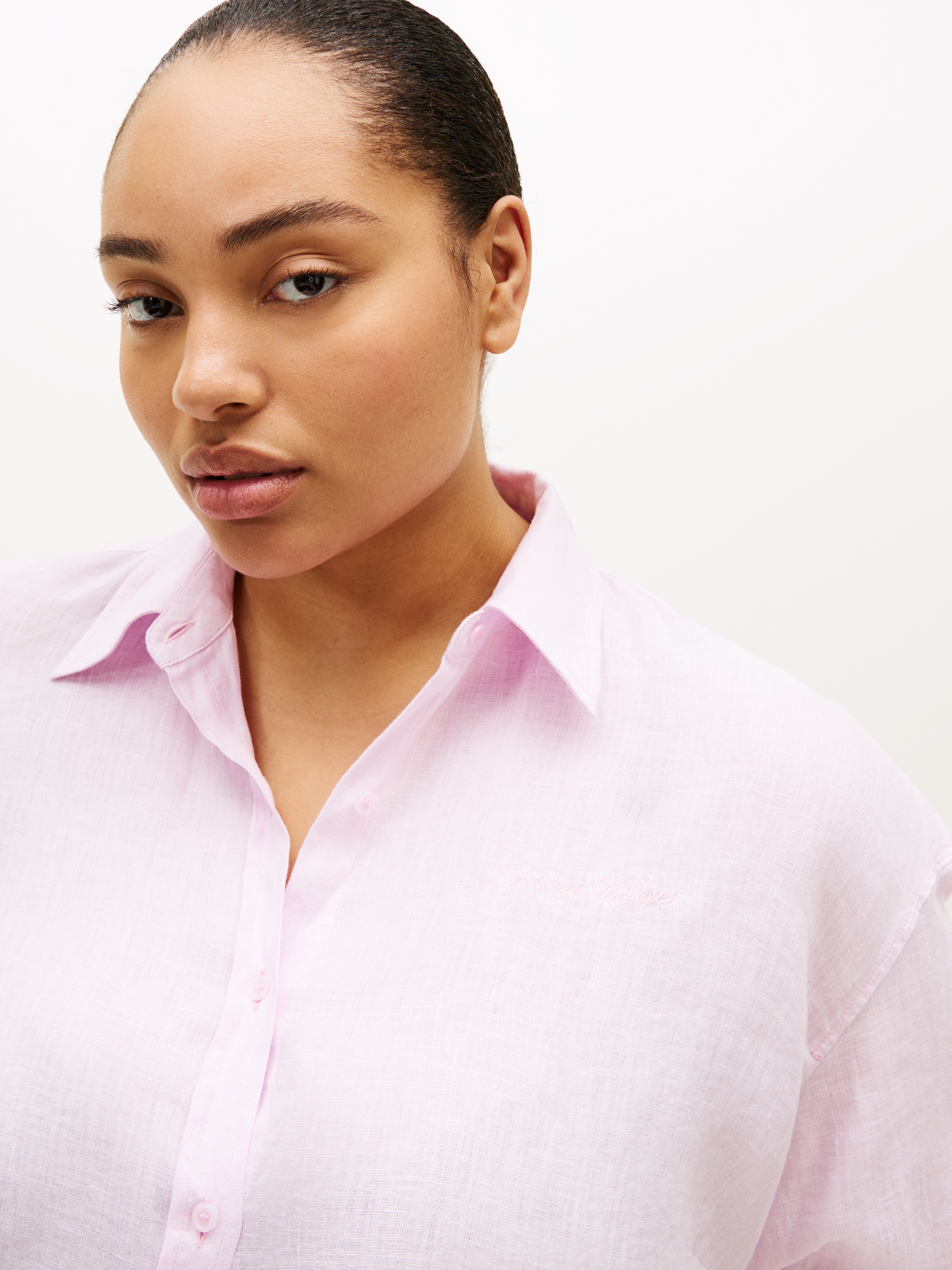 Tommy Hilfiger Curve Langarmbluse »CRV ESS LINEN ROUND HEM SHIRT« in grossen Grössen