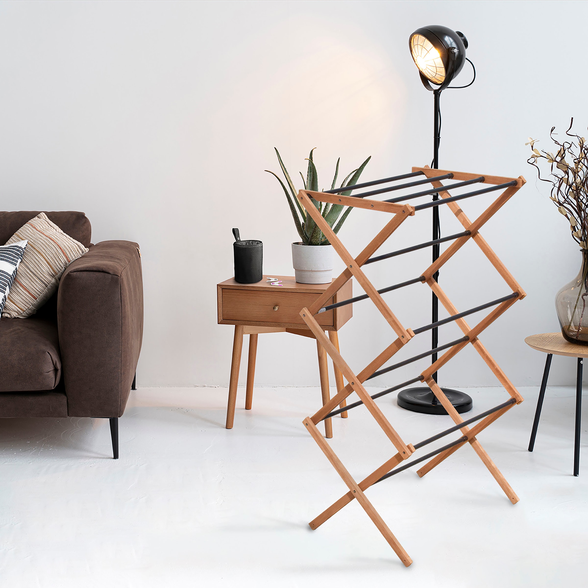 Bischof Wäscheständer »Falt-Turm« Eschenholz/Metall, 5 kg. Belastbarkeit, platzsparend zu verstauen