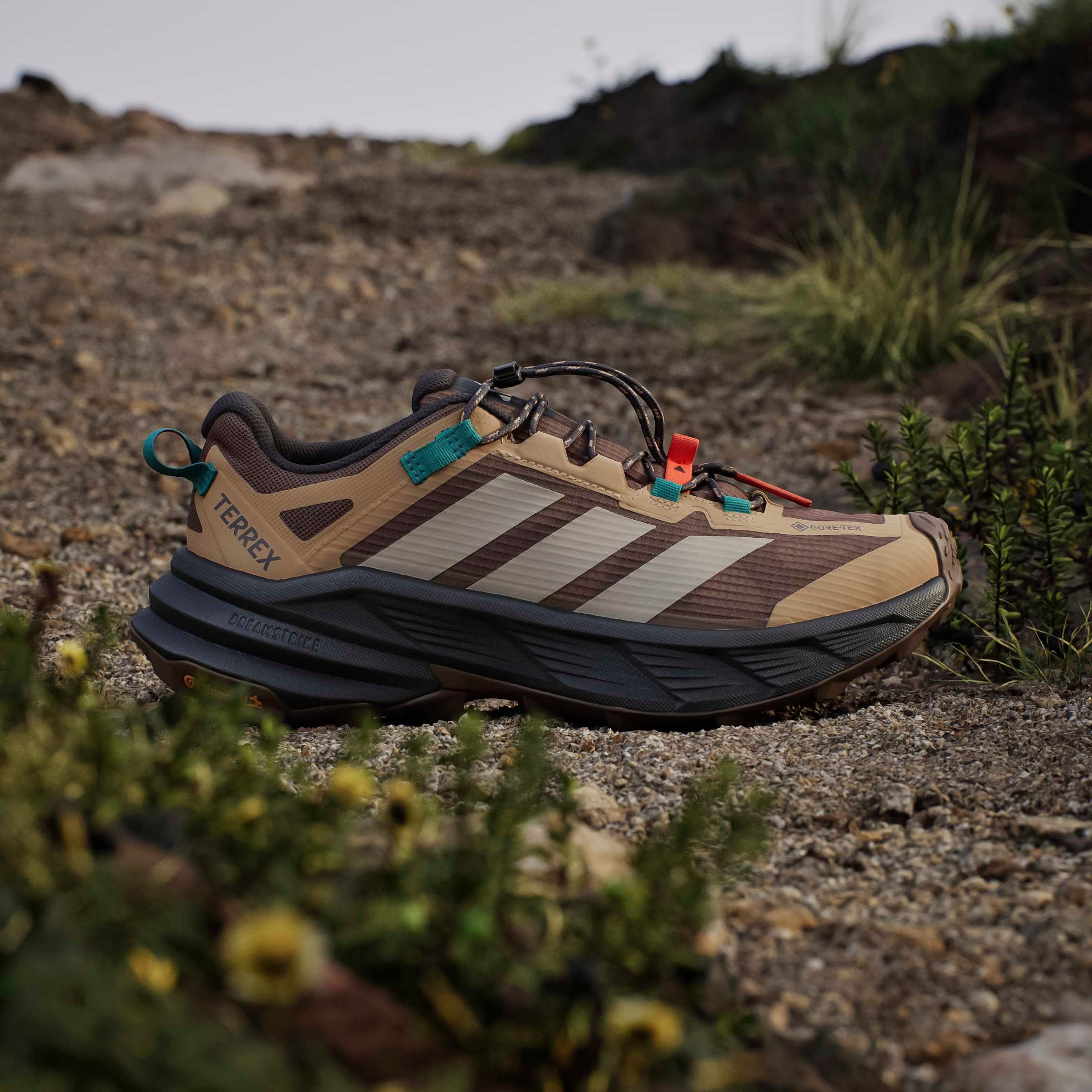 adidas TERREX Chaussure de randonnée »FREEHIKER SL GORE-TEX«  imperméable grâce à la membrane Gore-Tex