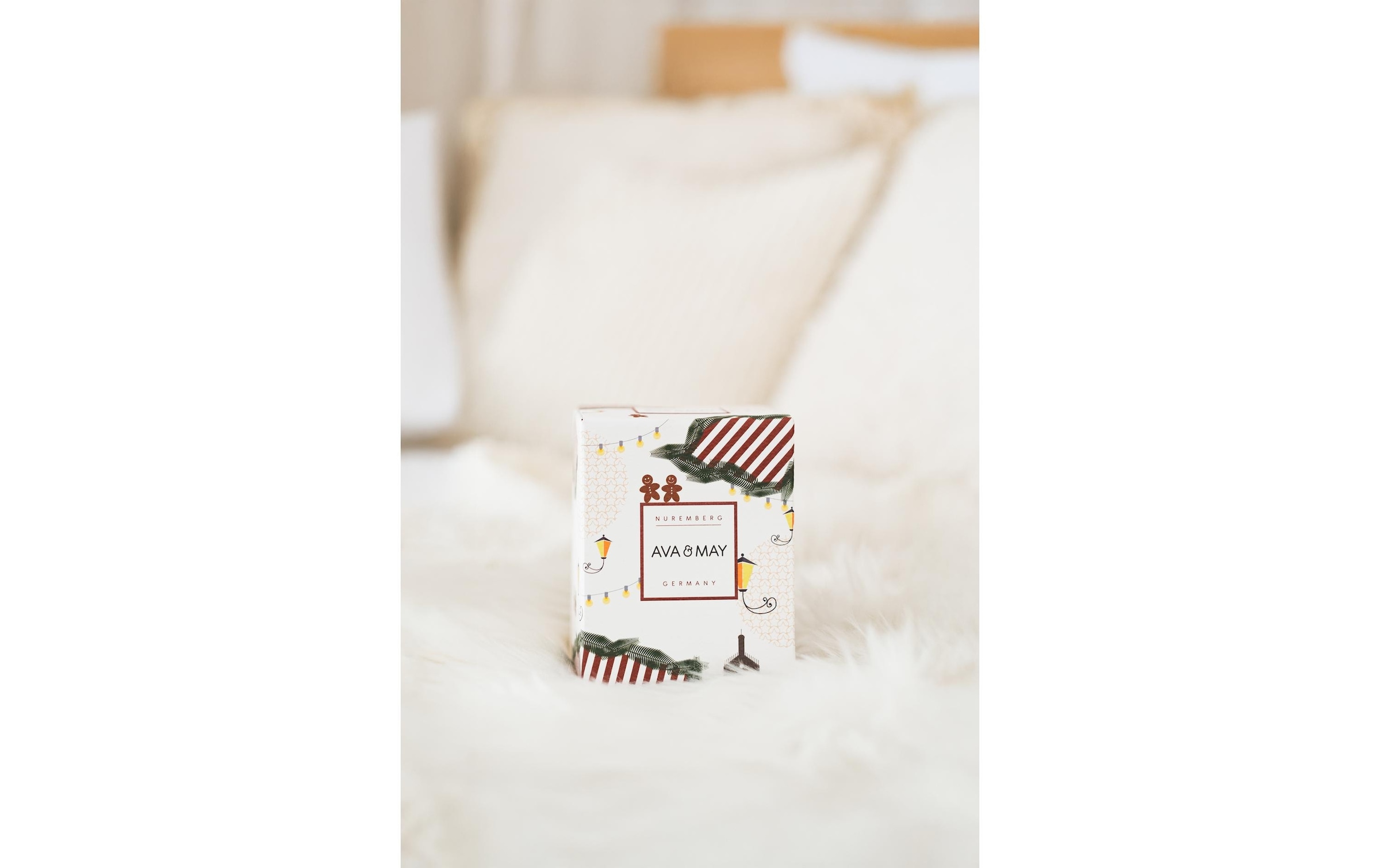 AVA & MAY Duftkerze »Nürnberg, Duftkerze mit dem Deckel aus Echtholz«