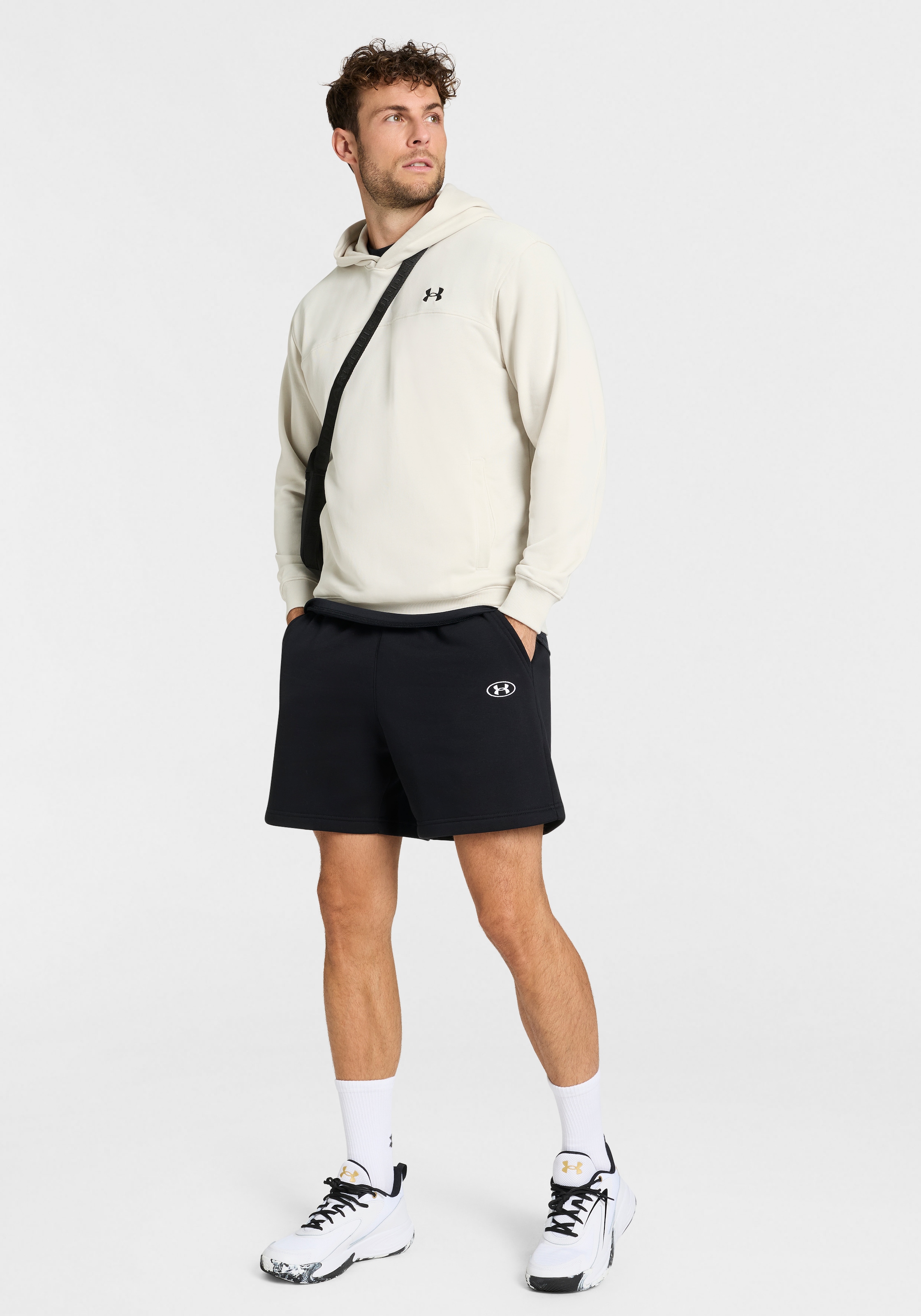 Under Armour® Sweat à capuche »UA RIVAL LW HOODIE«, pour le sport et les loisirs, en molleton léger French Terry
