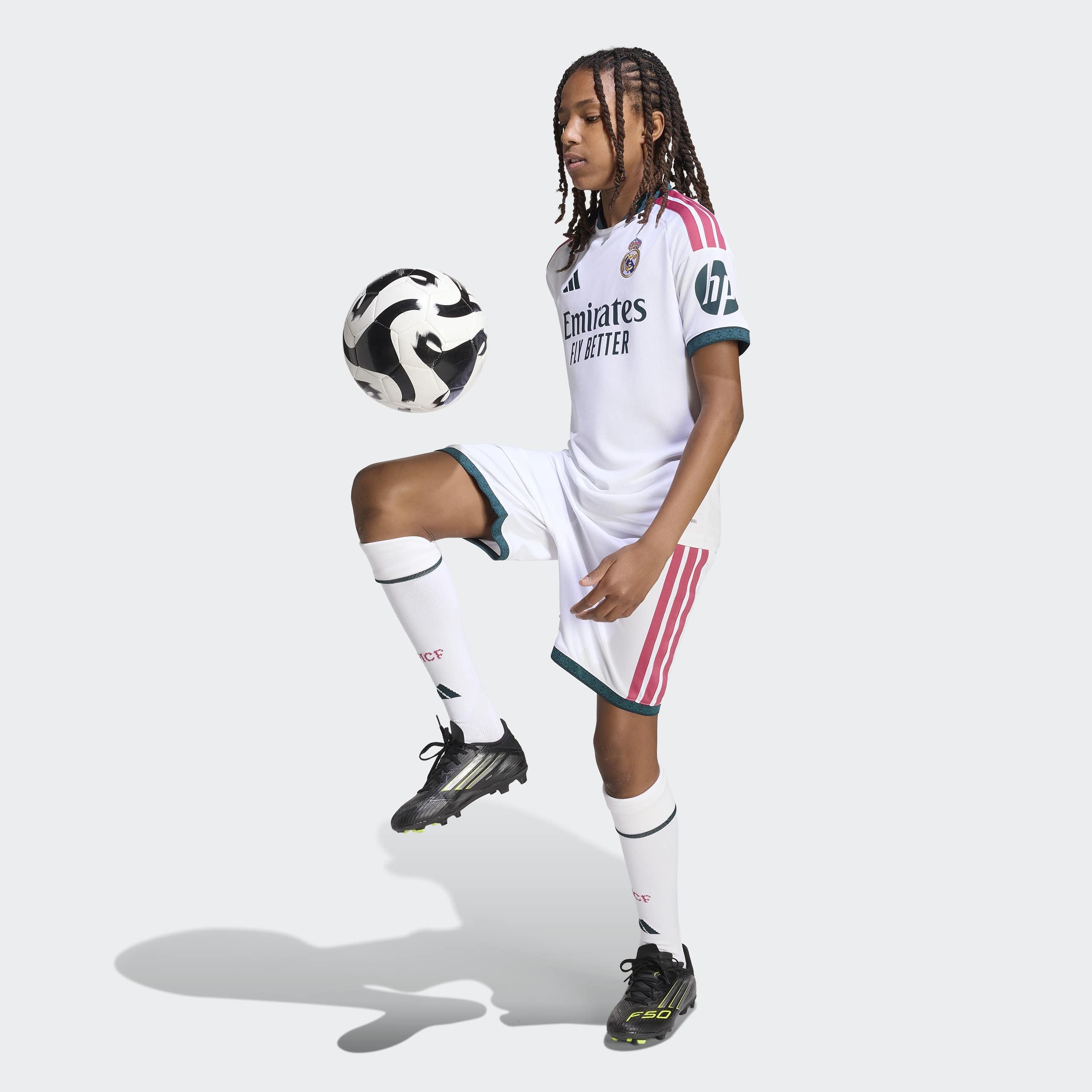 adidas Performance Maillot de foot »REAL MADRID 26/27 KIDS HEIMTRIKOT« avec col rond, technologie Climacool