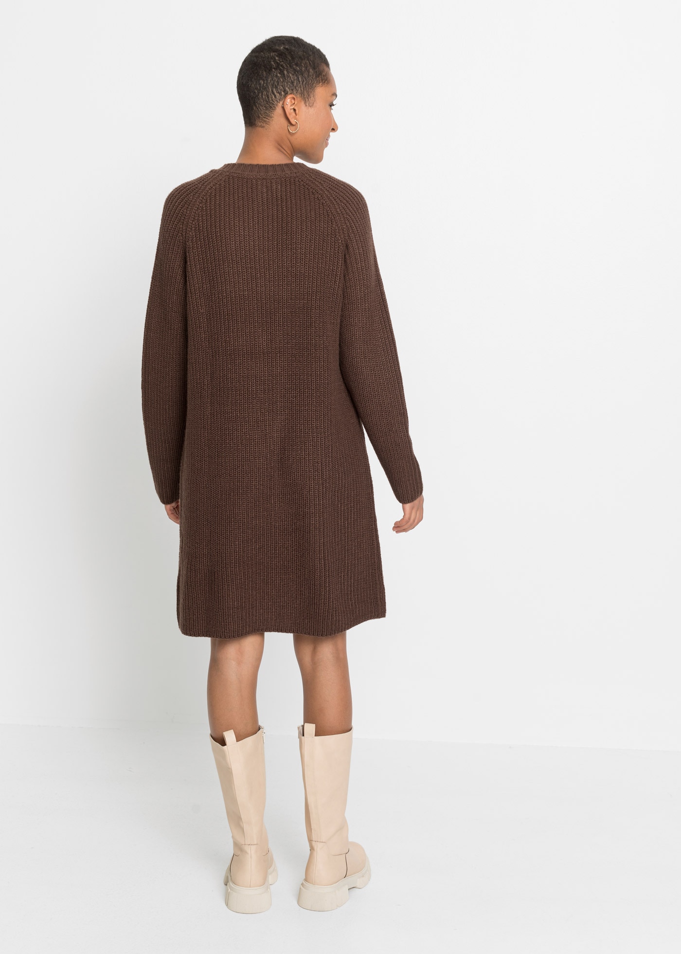 bonprix Robe en tricot aus Polyacryl, lockere Passform, knielang, mit Rundhalsausschnitt