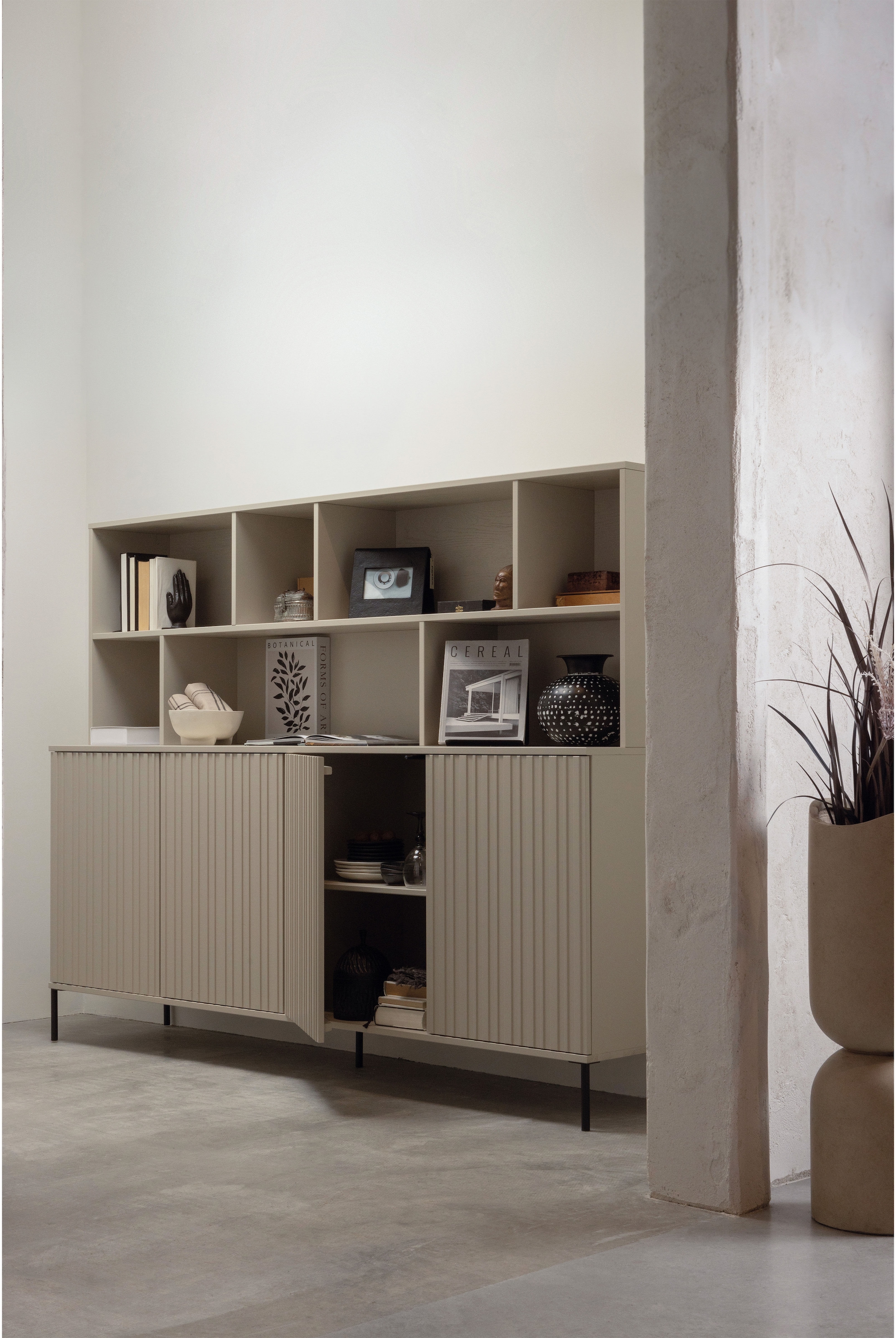 WOOOD Buffet »Gravu« New Gravure Hängeschrank, FSC-Kiefer bietet Stauraum und Präsentation