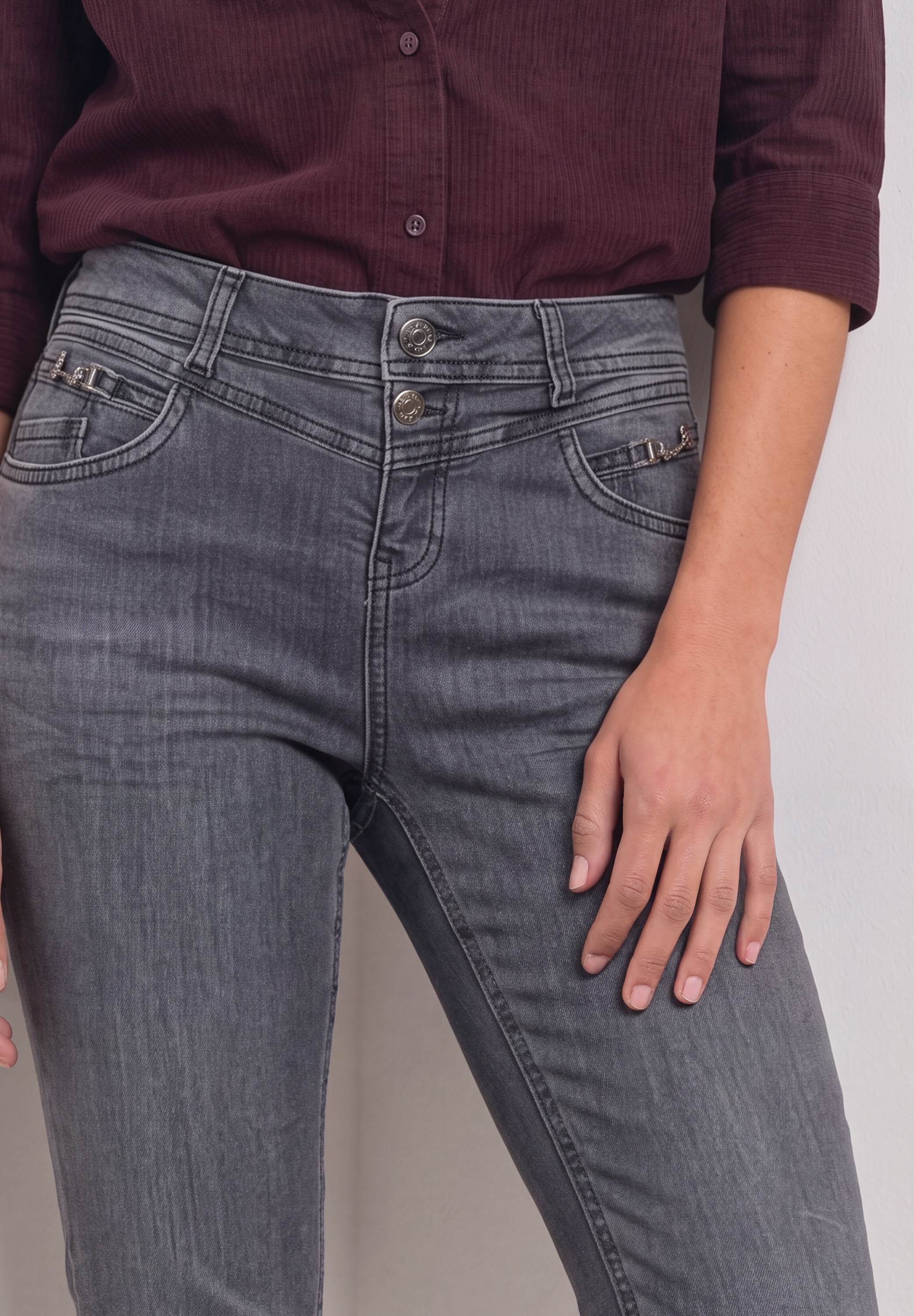 STREET ONE Jeans à 5 poches »Style Jane« avec détails décoratifs / jambes slim / stretch