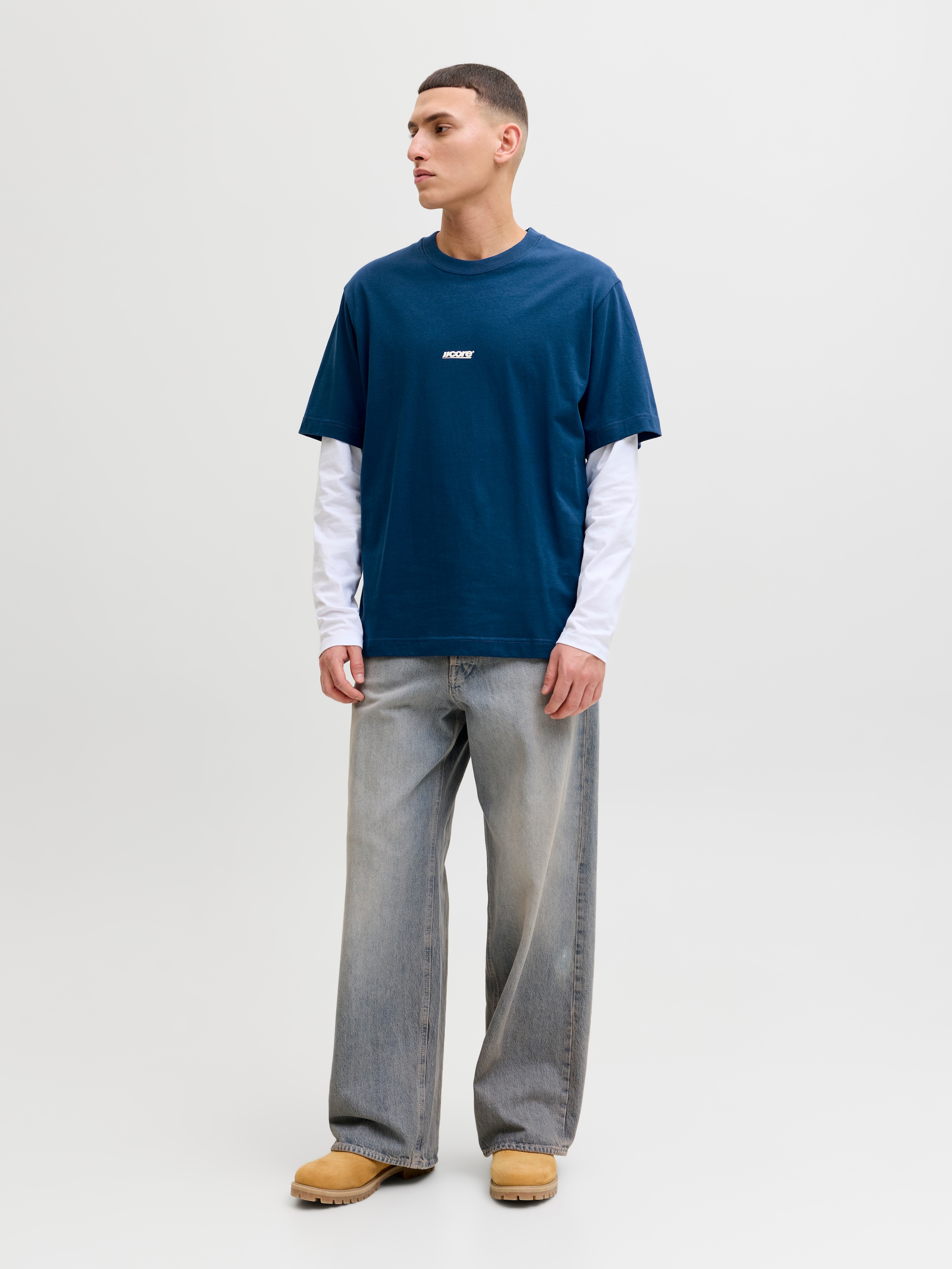 Jack & Jones T-Shirt »JCOCLUB BACK TEXT PRNT TEE SS CREW SN« mit Print