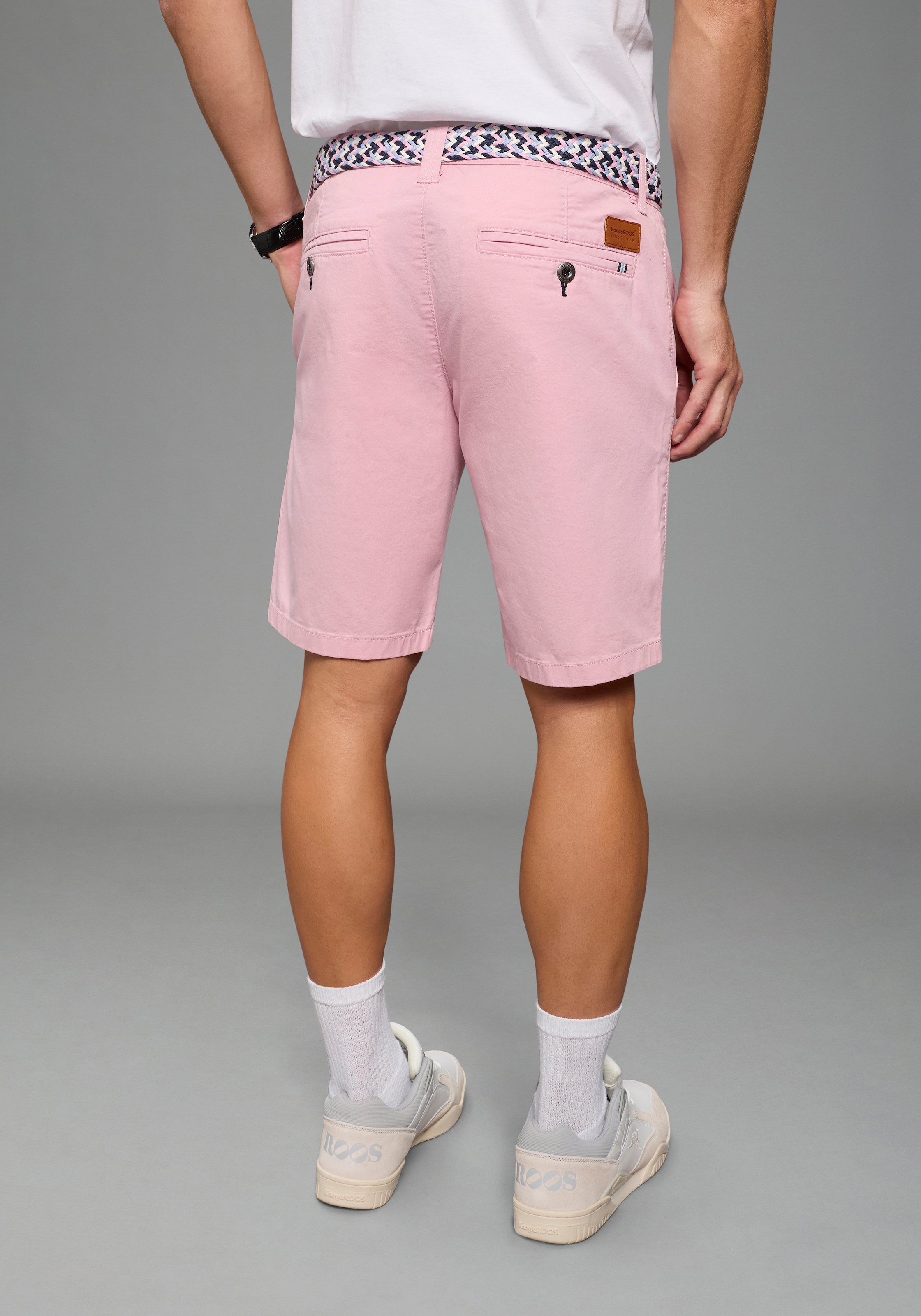 KangaROOS Chinoshorts  gerade geschnitten, kniefrei, mit Gesäss- und Eingrifftaschen