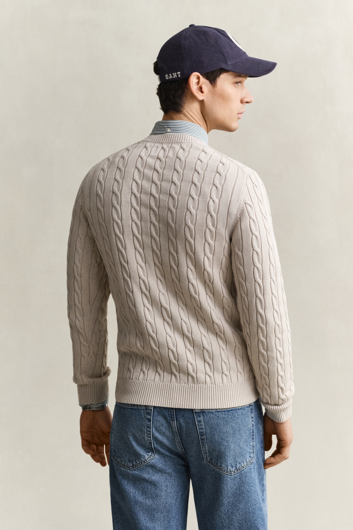 Gant Pull en tricot »COTTON CABLE C-NECK« avec broderie logo blason sur la poitrine