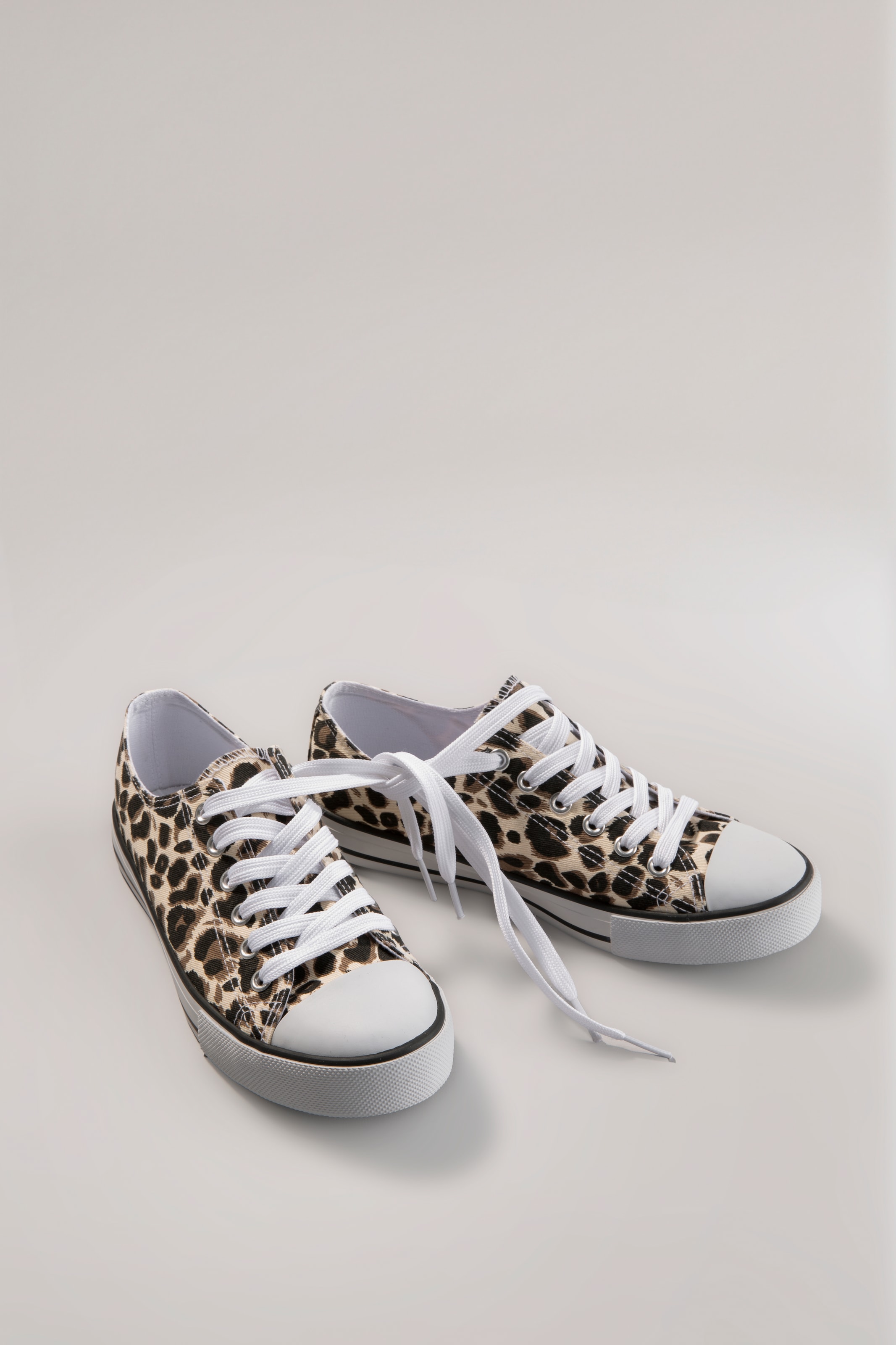 Aniston SHOES Sneaker  Freizeitschuh, Sneaker mit klassischen umlaufenden schwarzen Streifen