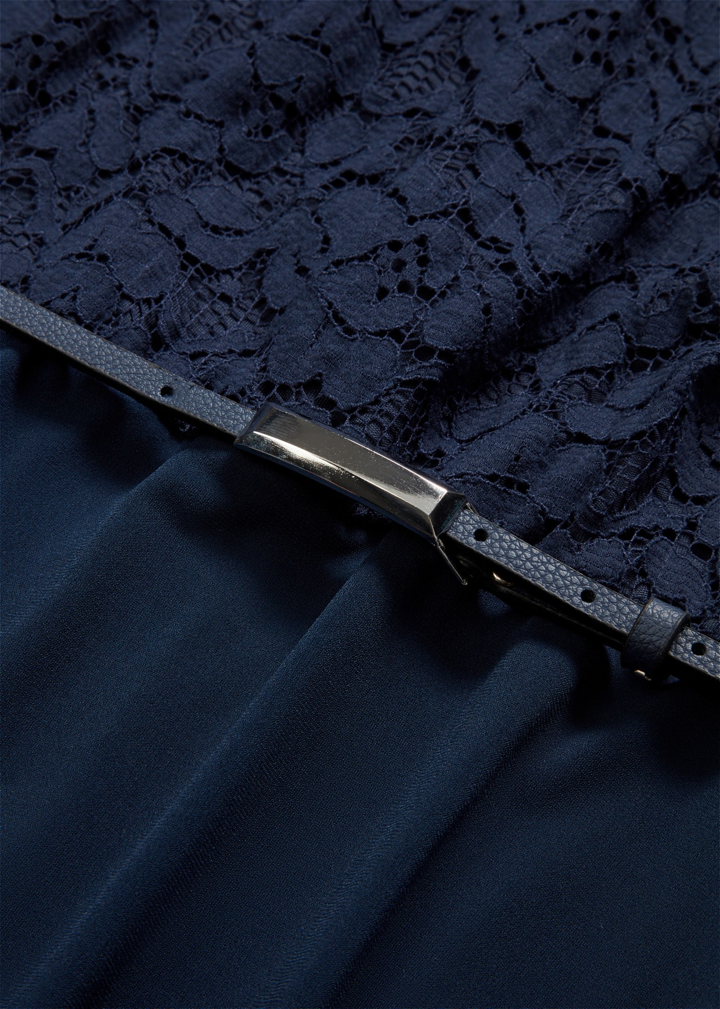 bonprix Mini-robe festlicher Stil, mit kurzem Arm, ausgestellte Passform